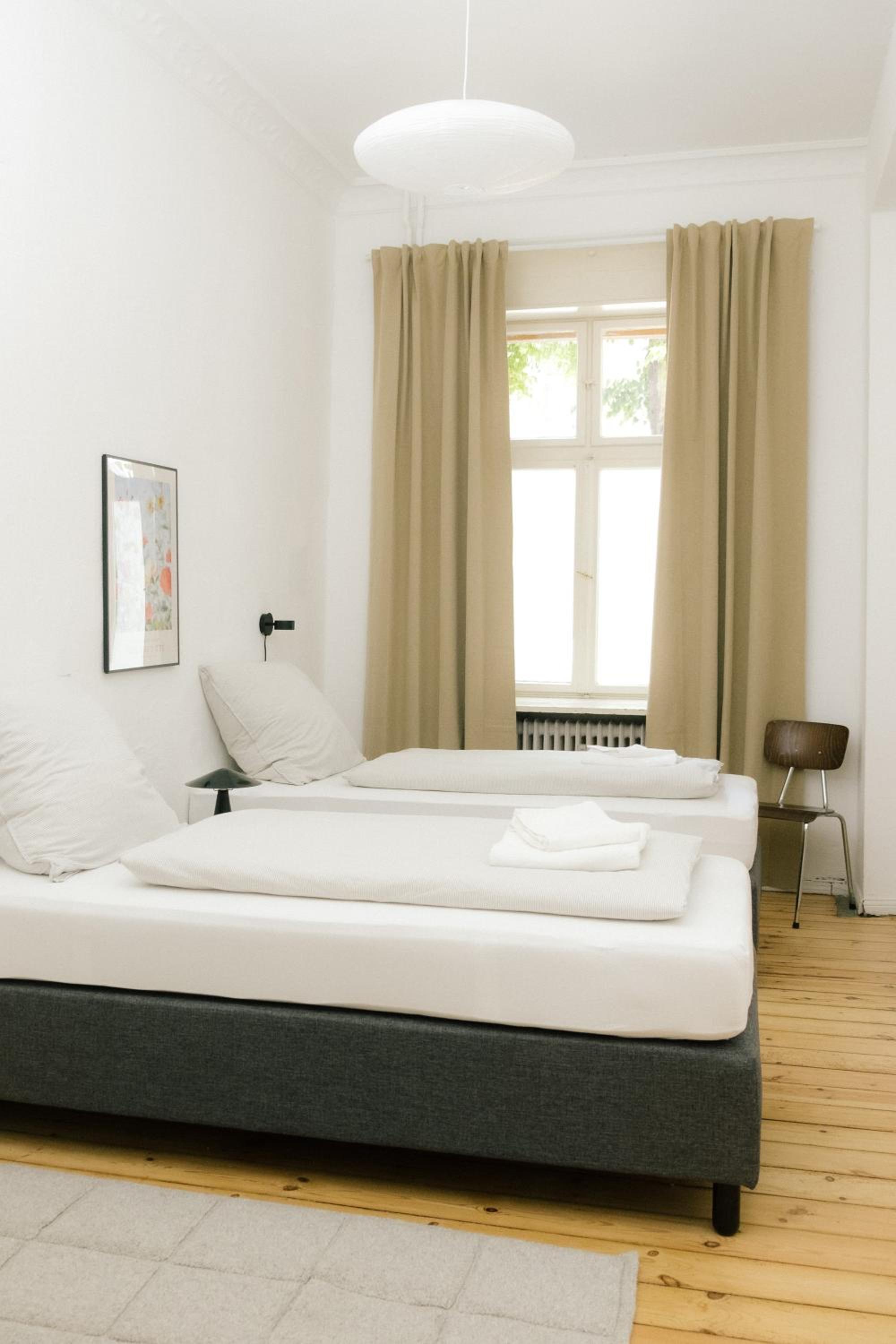 Spacious 3BR Apartment at Schillerkiez - Groups & Families