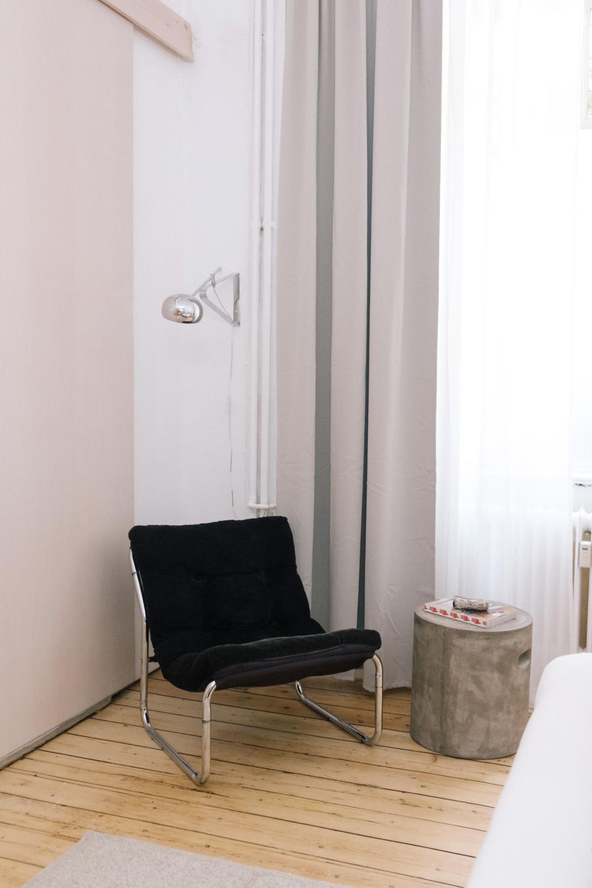 Spacious 3BR Apartment at Schillerkiez - Groups & Families