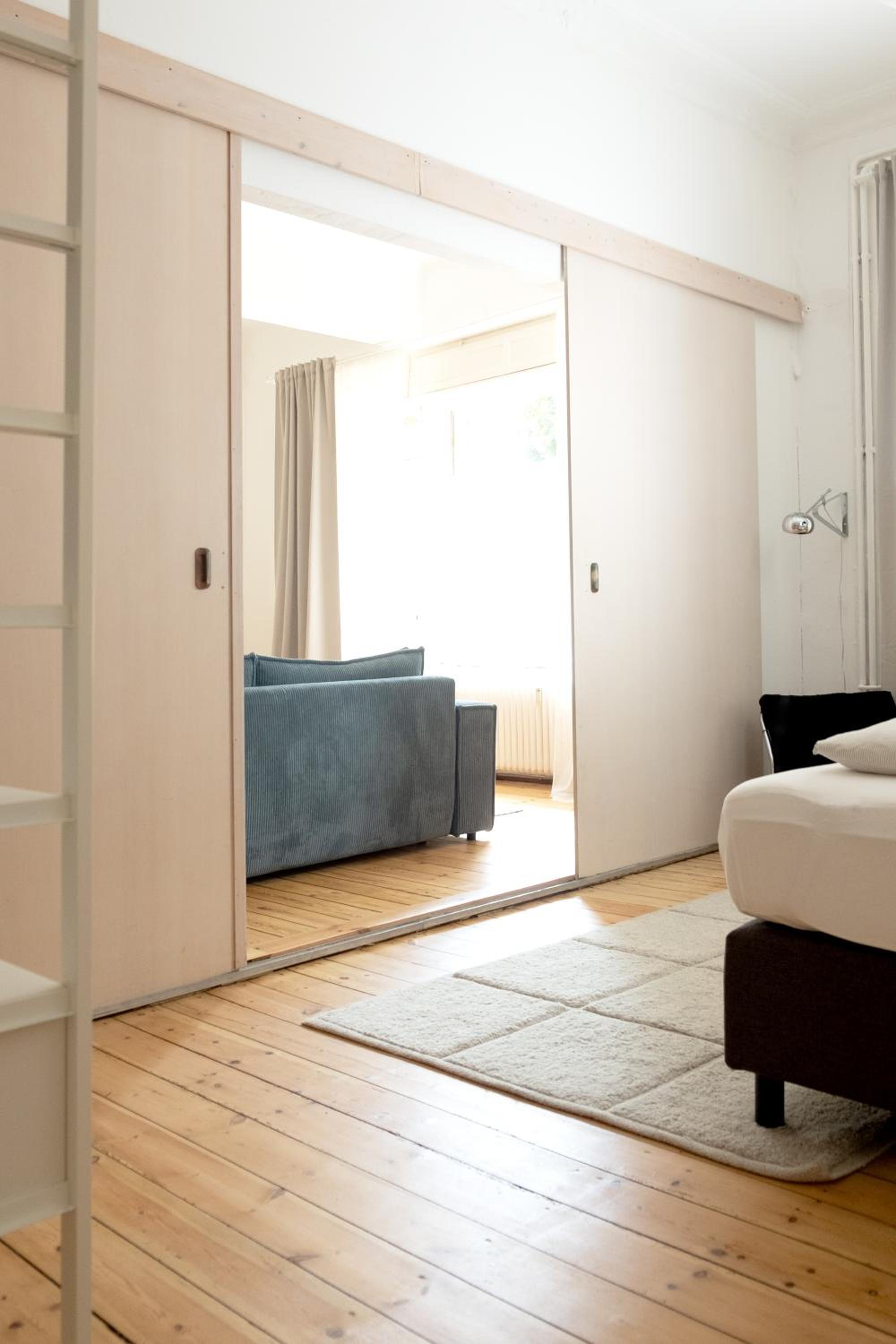 Spacious 3BR Apartment at Schillerkiez - Groups & Families