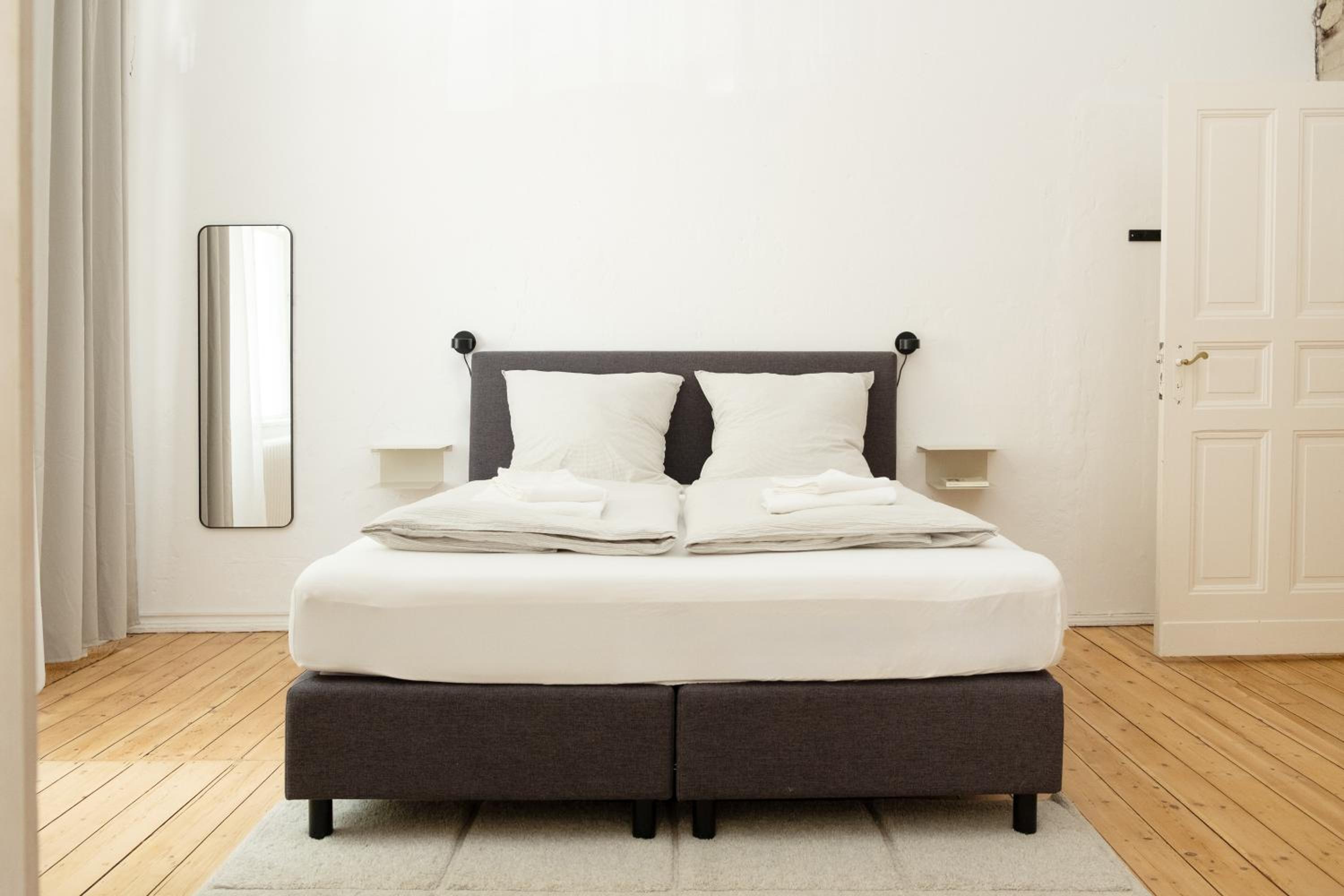 Spacious 3BR Apartment at Schillerkiez - Groups & Families