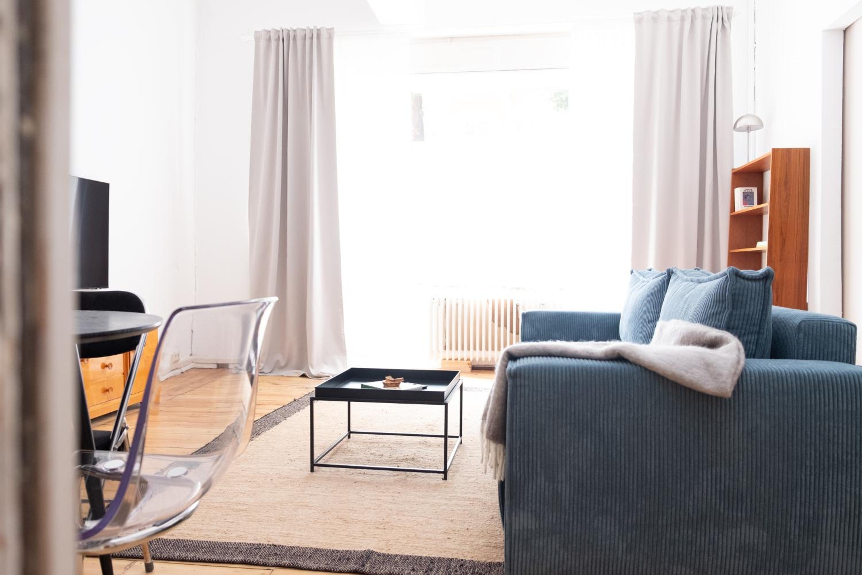 Spacious 3BR Apartment at Schillerkiez - Groups & Families