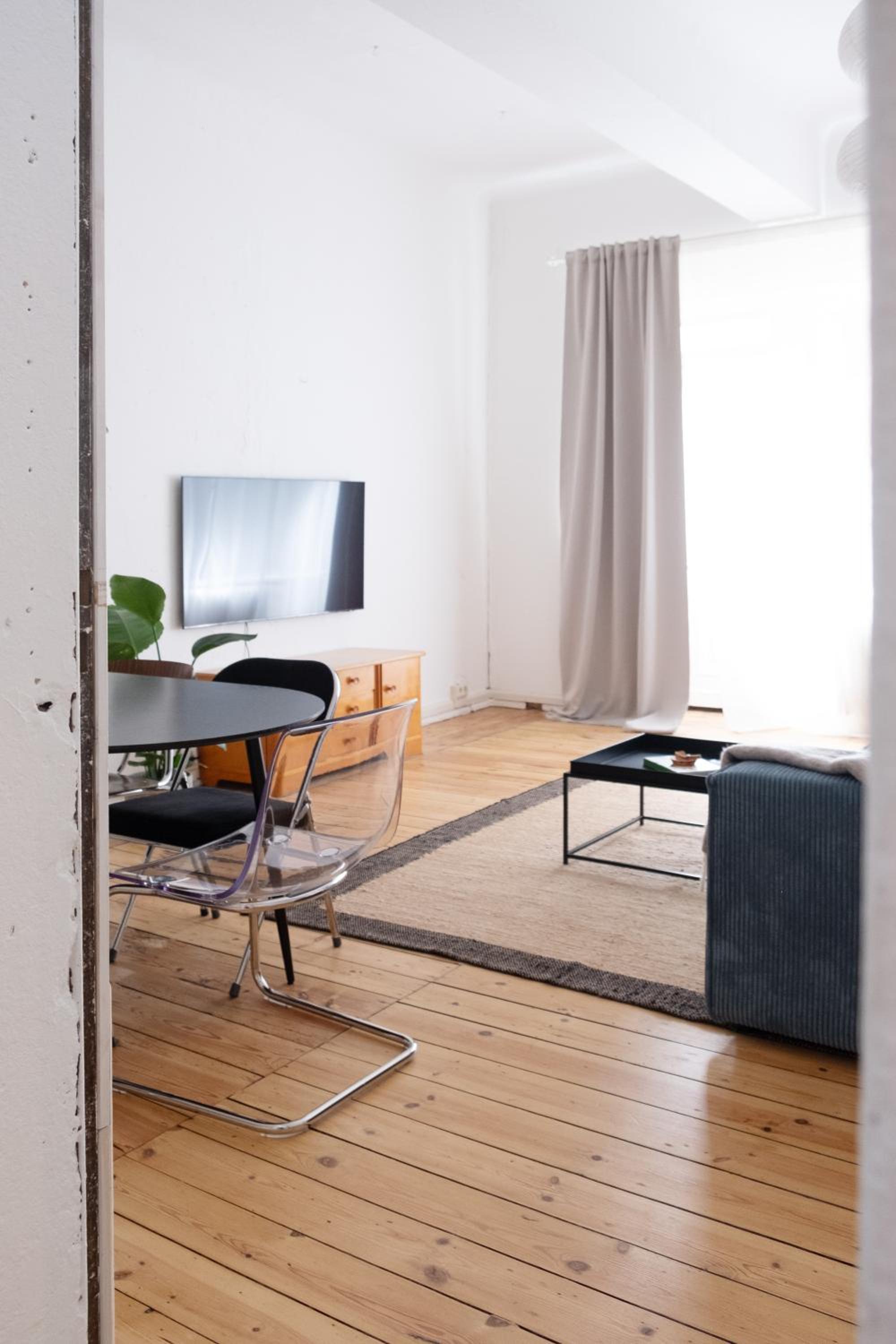Spacious 3BR Apartment at Schillerkiez - Groups & Families