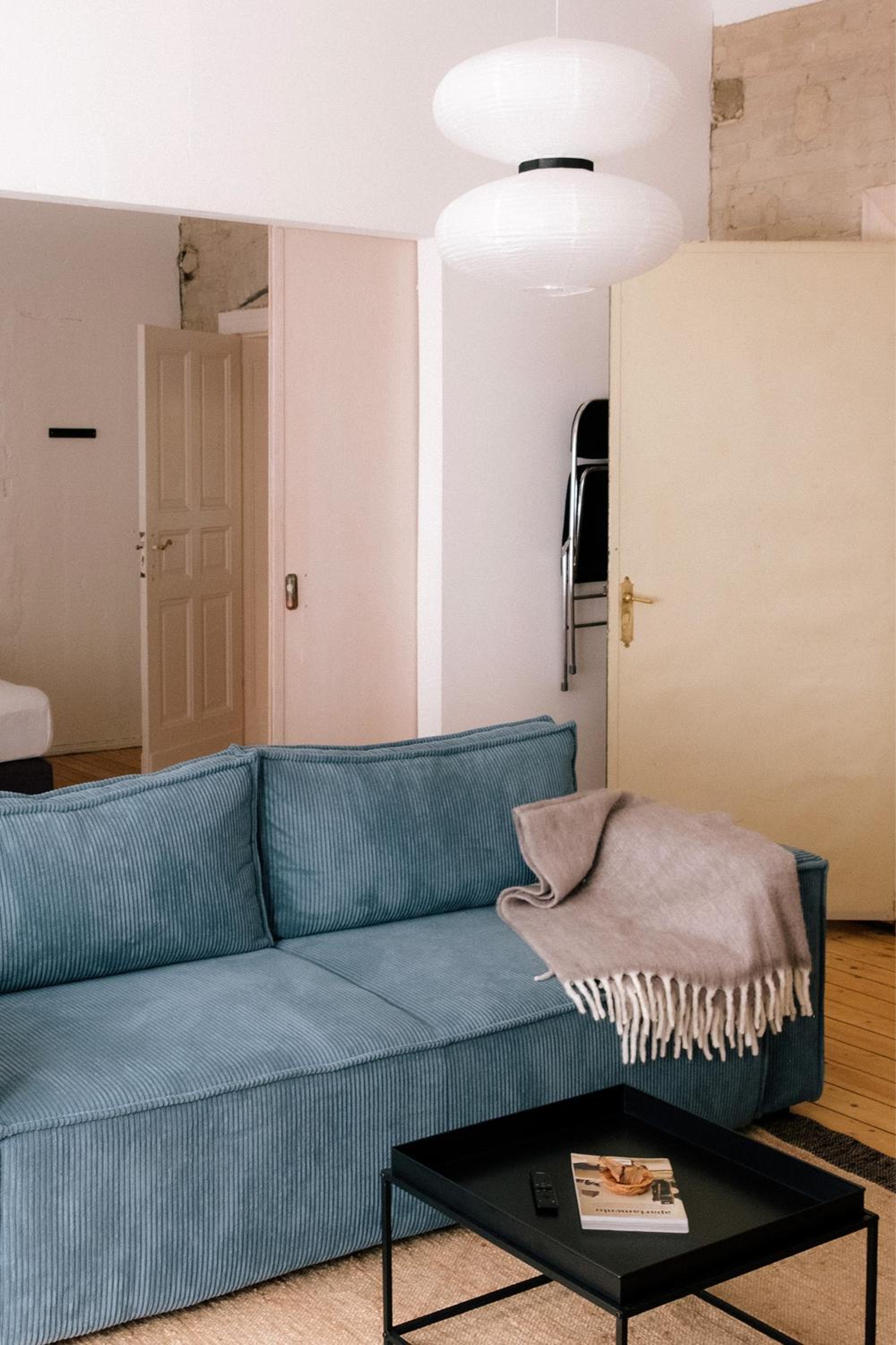 Spacious 3BR Apartment at Schillerkiez - Groups & Families