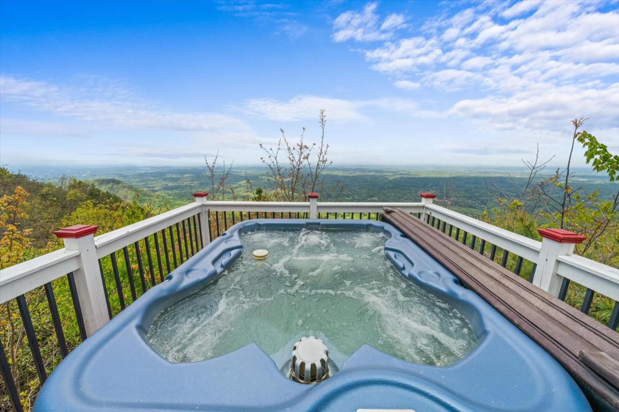 Cloud View Manor By Colonial Properties view 4