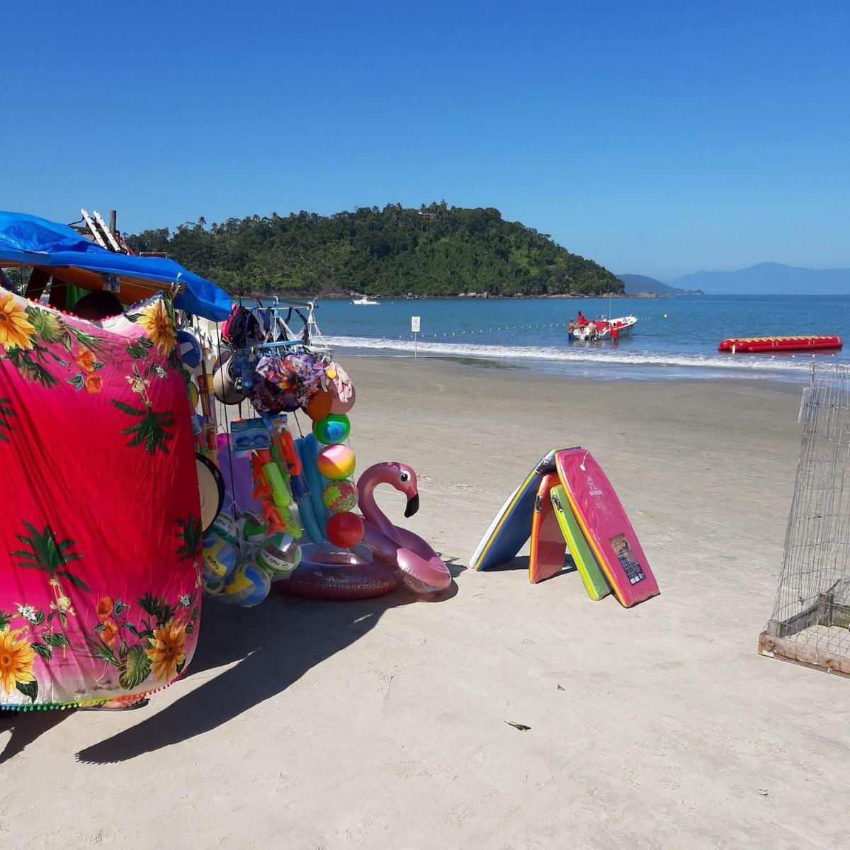 Flat perto de 3 praias com vaga e cozinha completa