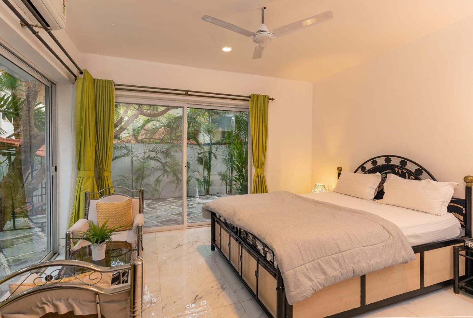 White Villa - 4 BHK Luxury Villa with Private Pool, Guirim, Baga, Anjuna Beaches view 5
