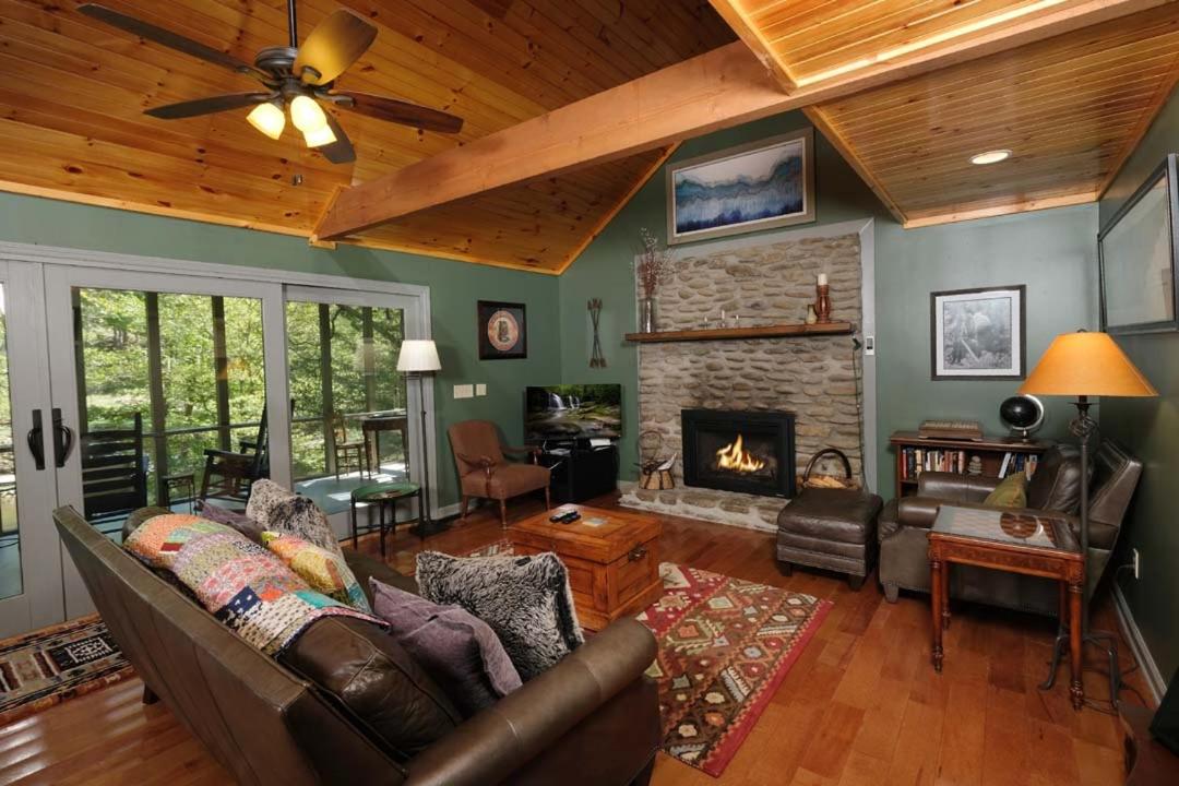 A River Runs Through It By Colonial Properties view 4