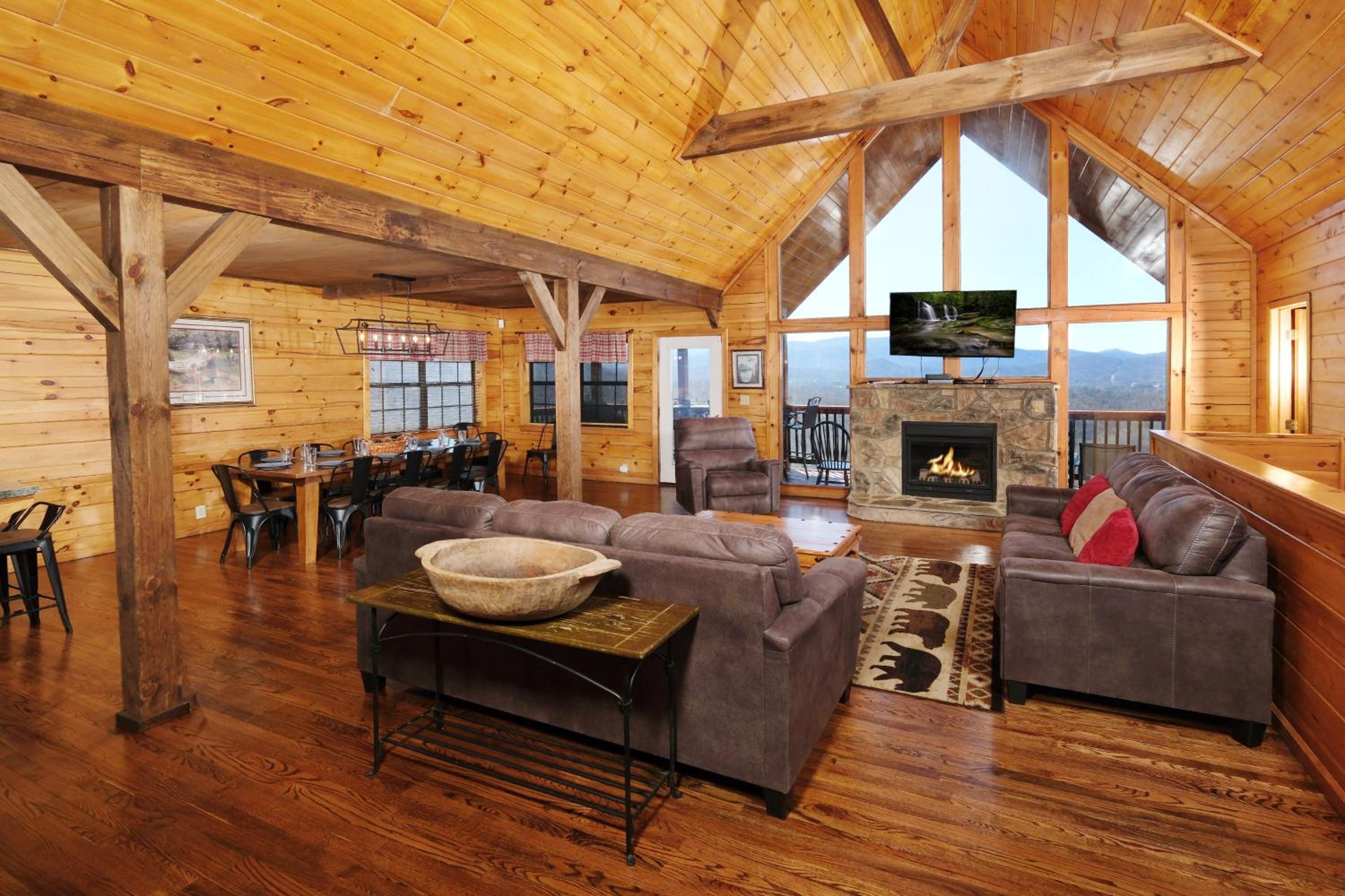 Peaceful View Cabin By Colonial Properties view 5