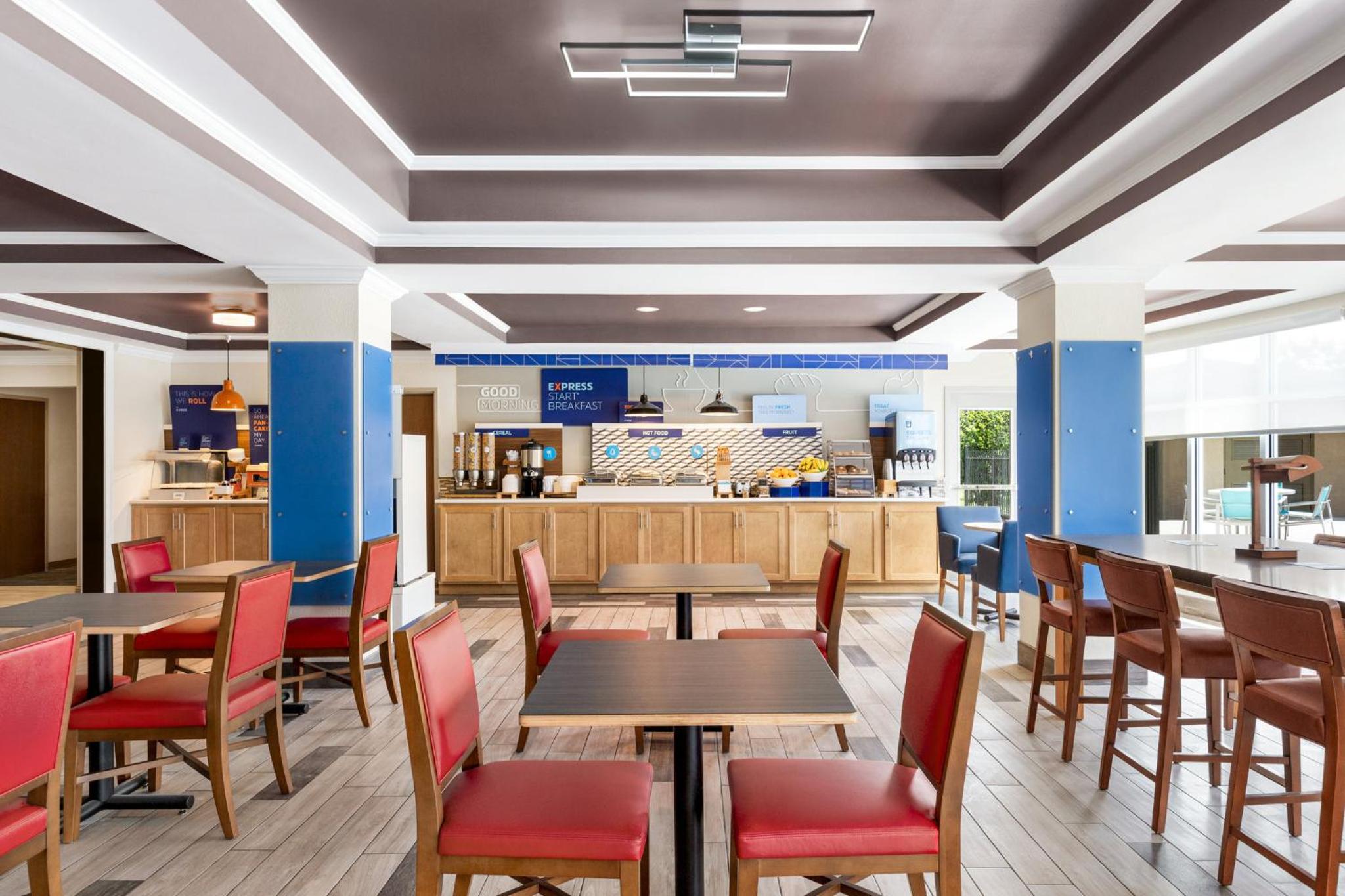 Holiday Inn Express Hotel  Suites Live Oak, an IHG Hotel - Property Image 54