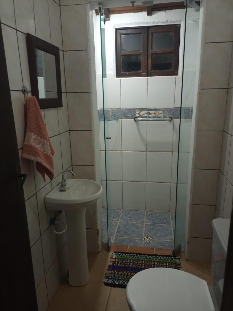 Sitio Tertulia Chalés e Cachoeira