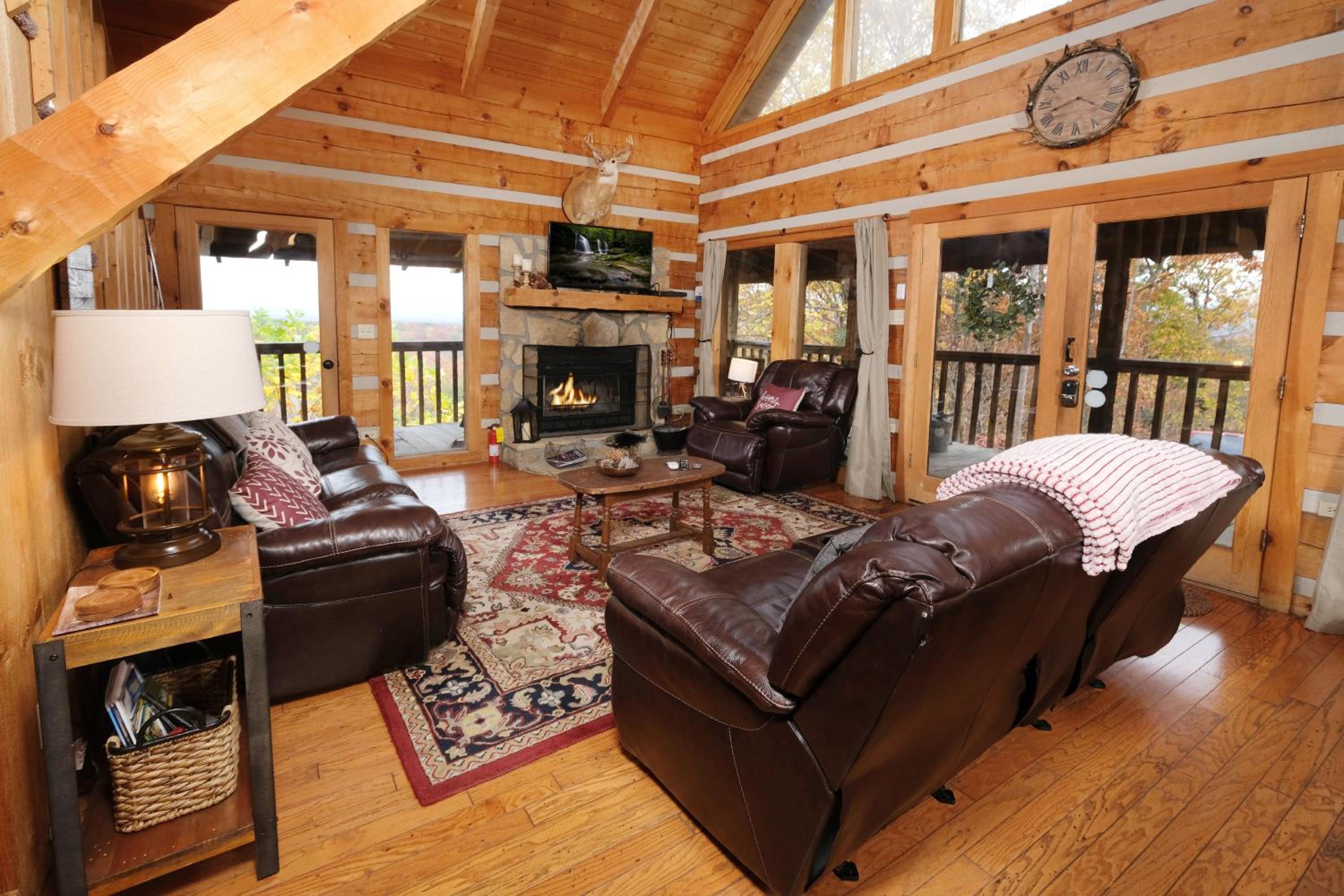 Bluff Mountain Hideaway By Colonial Properties view 3