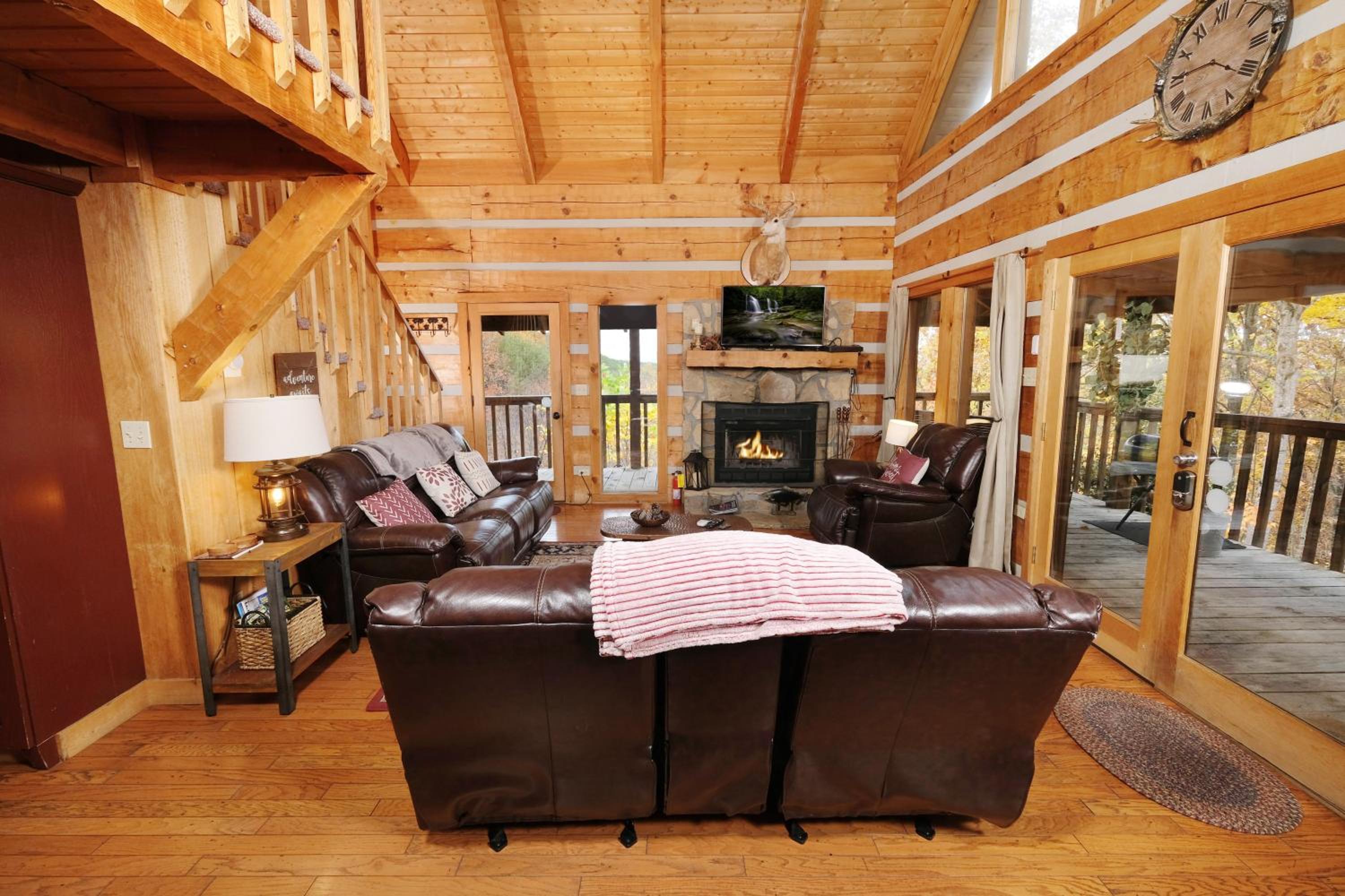 Bluff Mountain Hideaway By Colonial Properties view 5