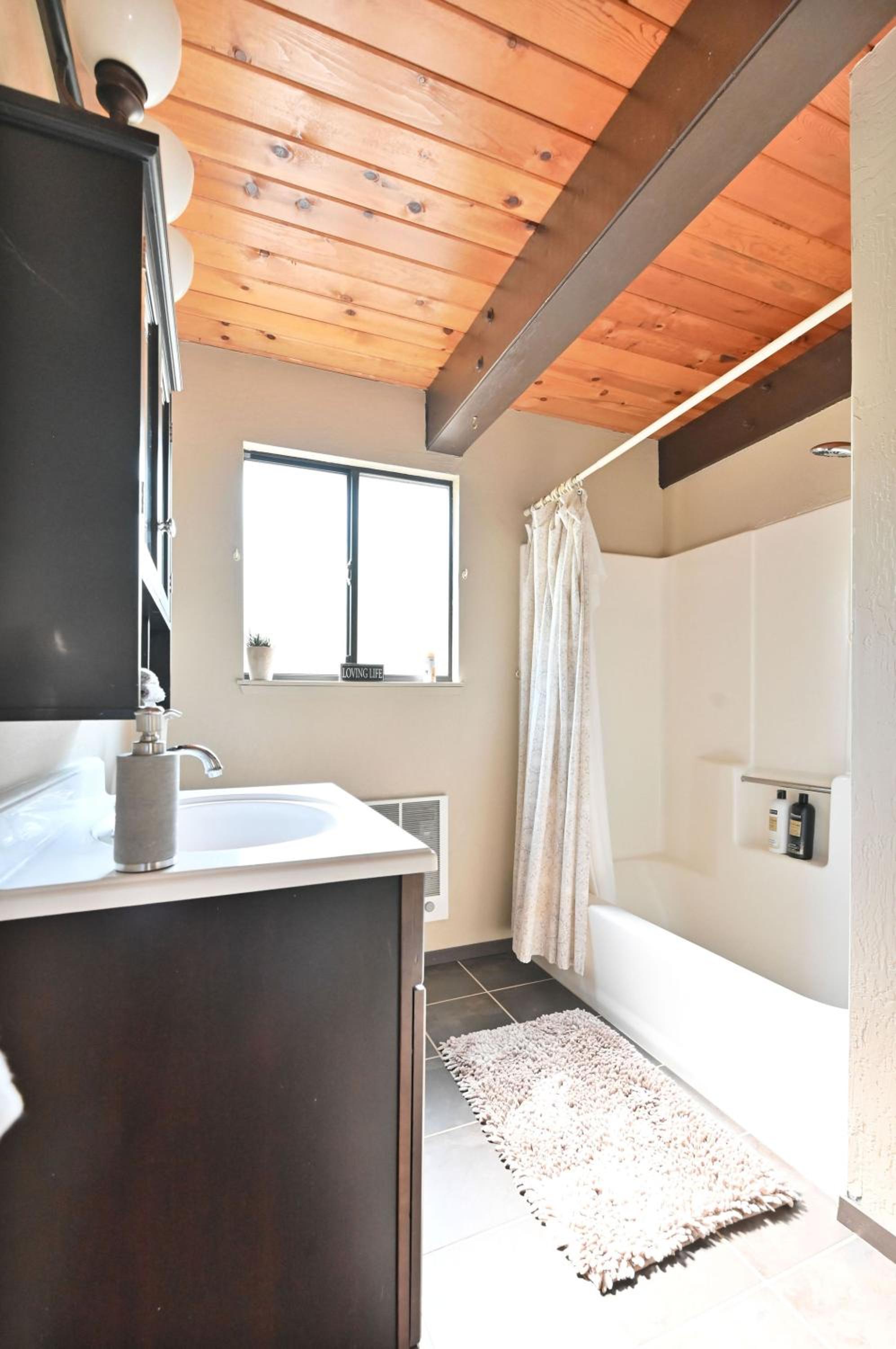 Hathaway Pines Hideaway Chalet