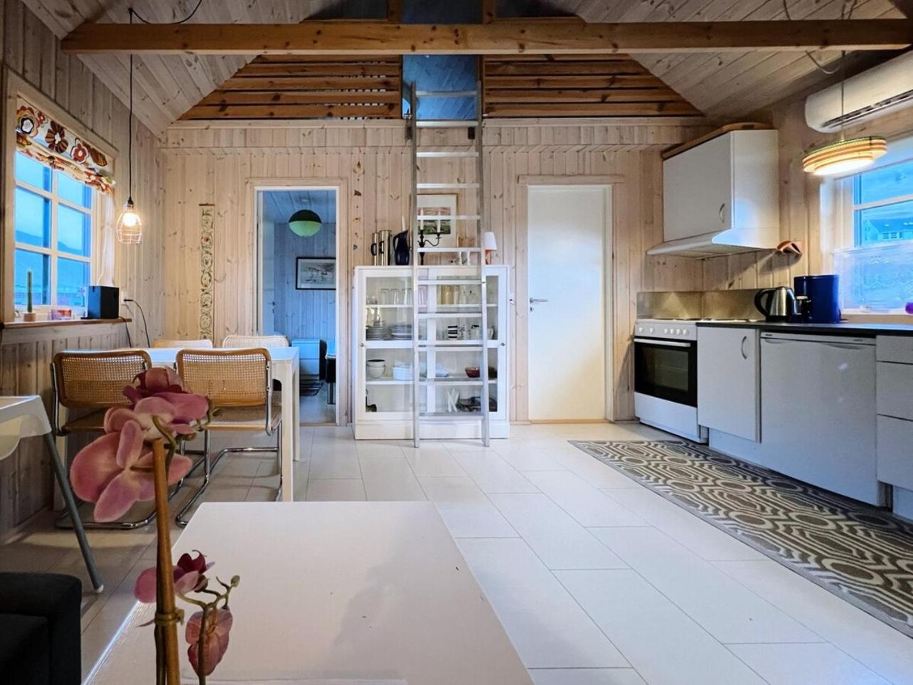 Discover this Well-Appointed Cottage H
