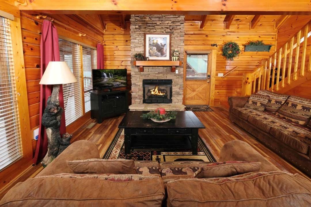 Cabin Fever By Colonial Properties view 2