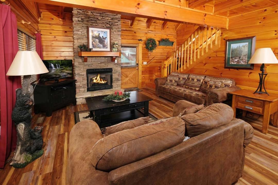 Cabin Fever By Colonial Properties view 3