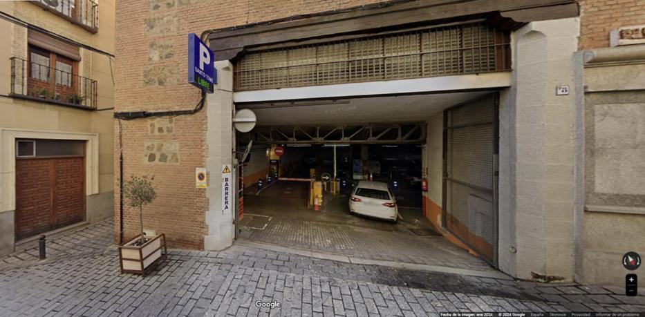 Apartamento Ilarcuris con patio privado