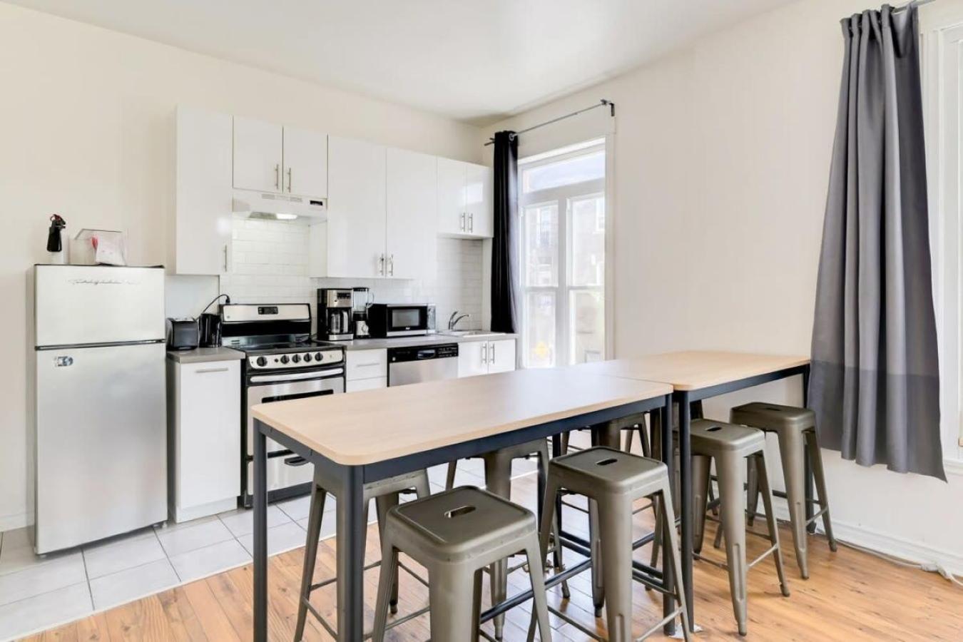 Chez Mont Royal Apartments!