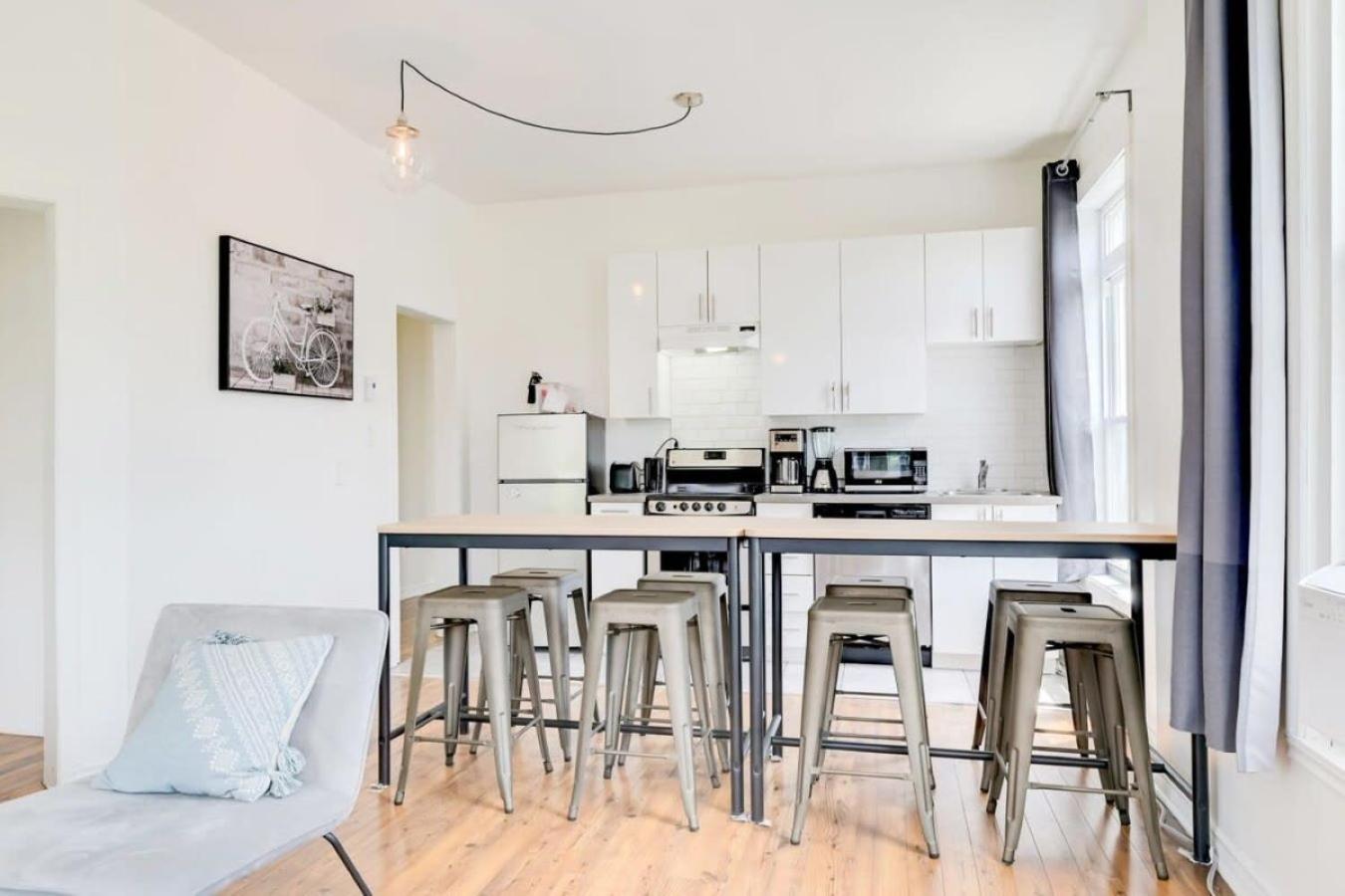 Chez Mont Royal Apartments!