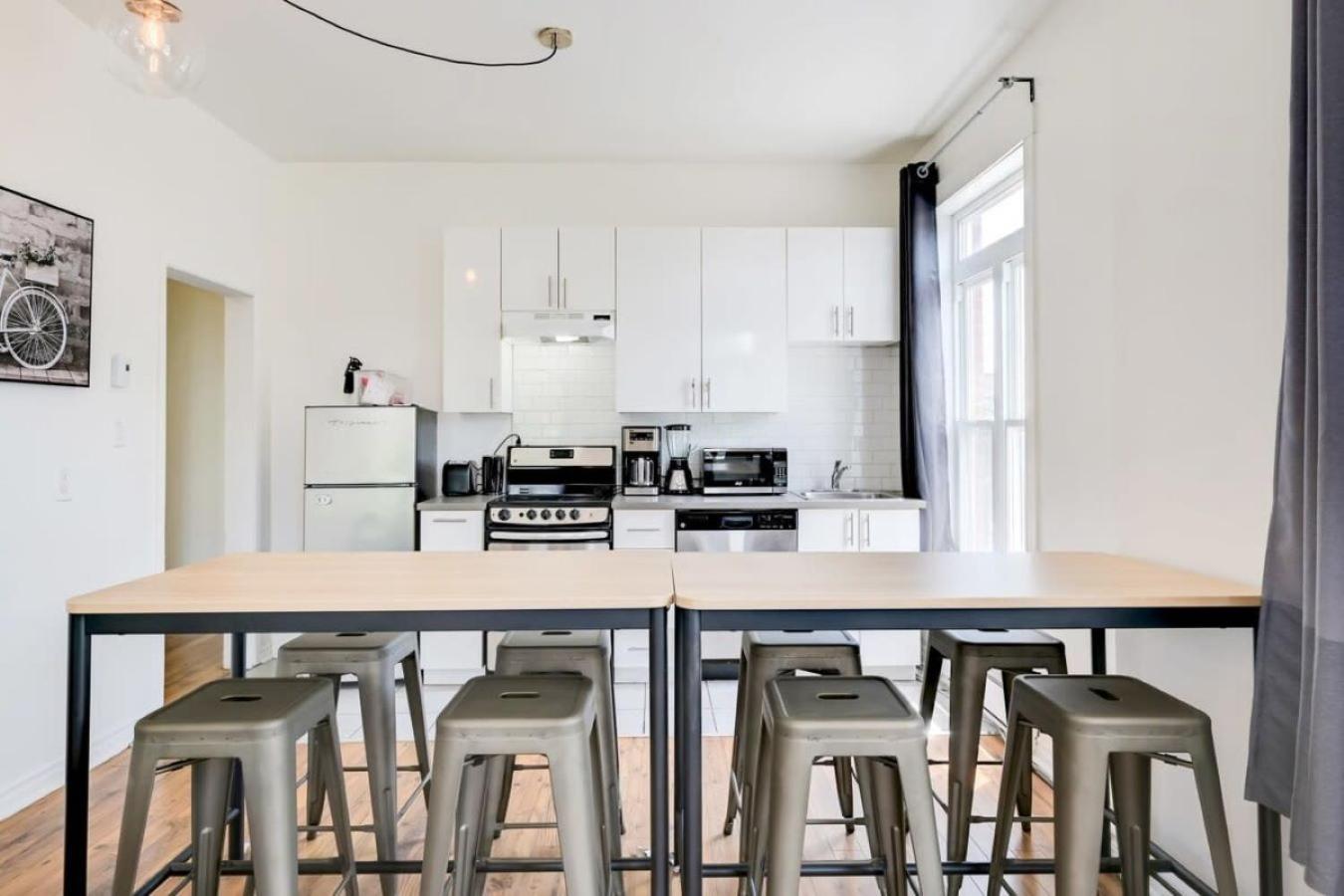 Chez Mont Royal Apartments!