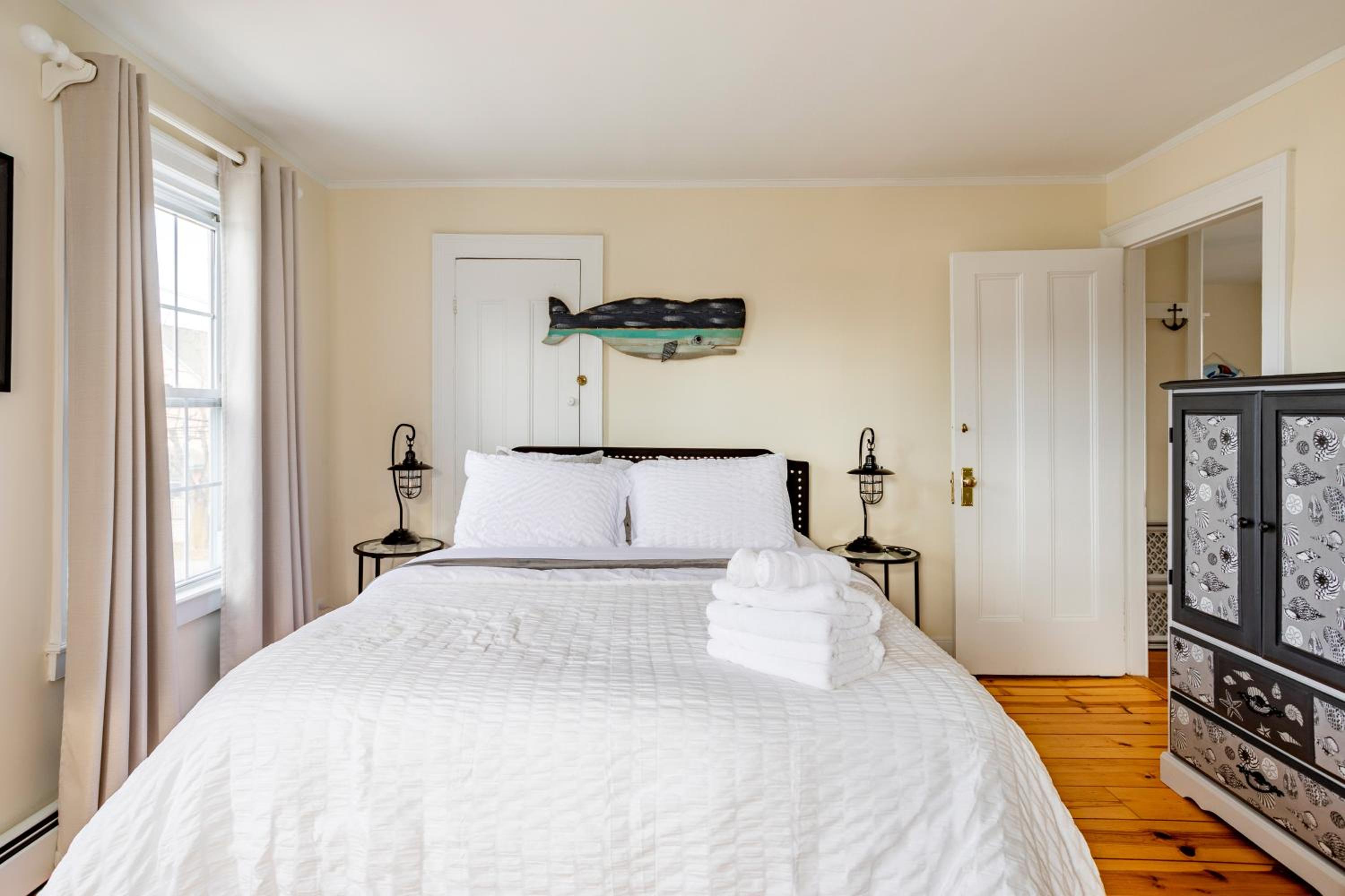 Historic Gurdon S Allyn House, Walk to Seaport view 2