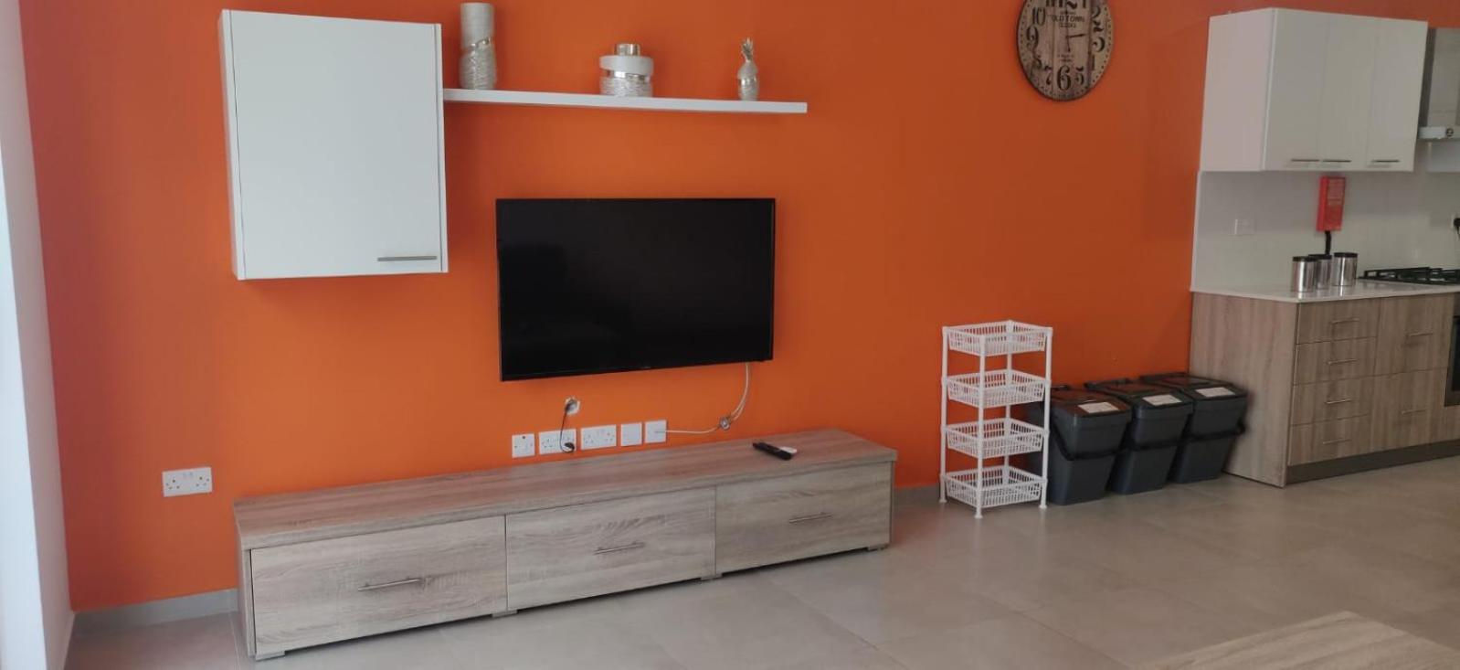 Cozy Apartment 2 bdr 2 bth Terrace near Promenade 2 J2 view 4