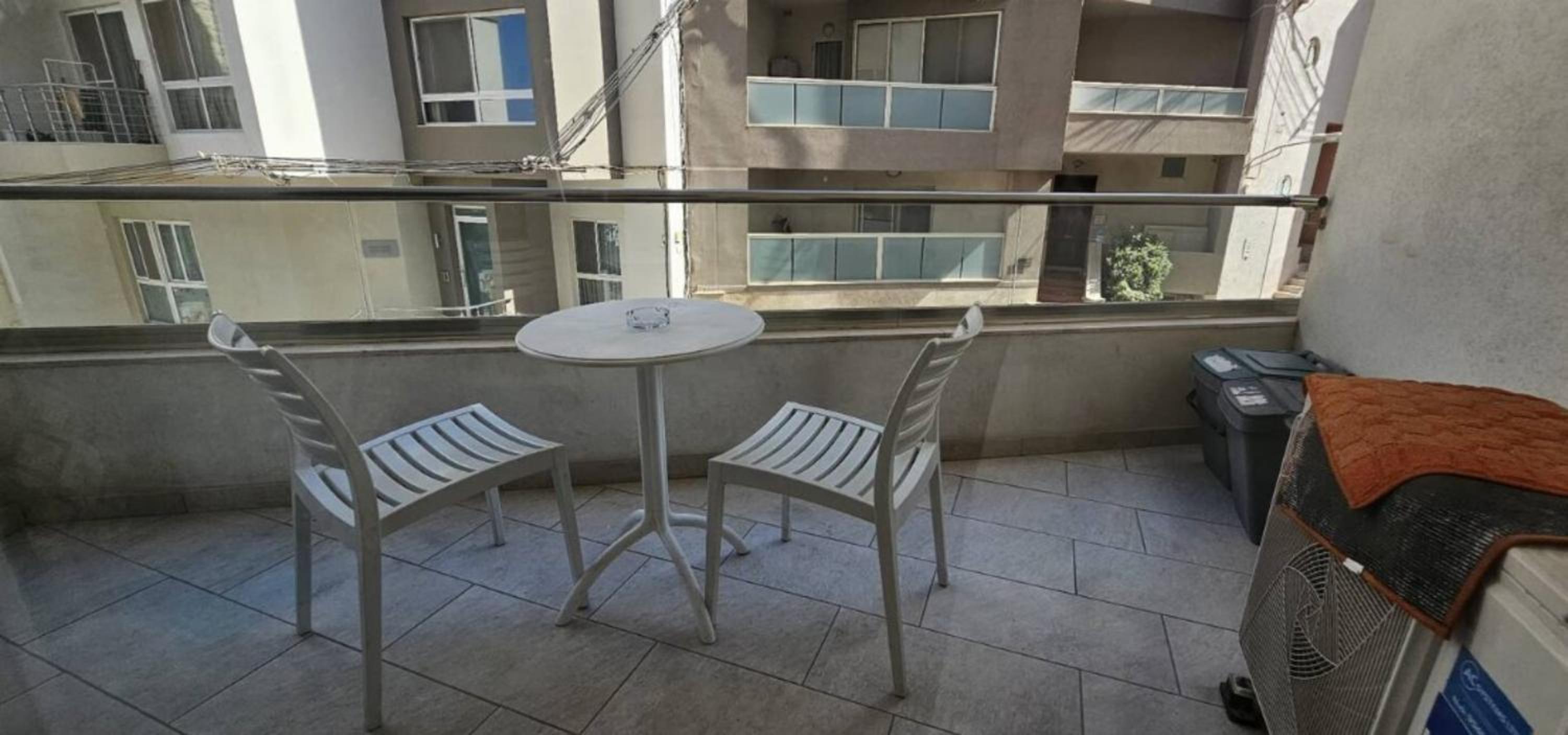 Cozy Apartment 2 bdr 2 bth Terrace near Promenade 2 J2 view 3