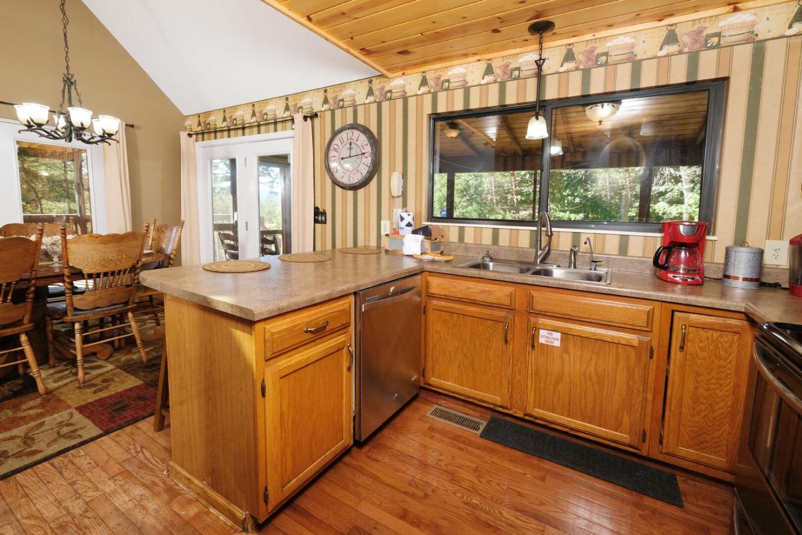 Maple Top By Colonial Properties view 4