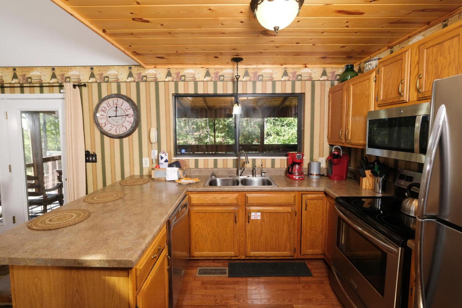 Maple Top By Colonial Properties view 5
