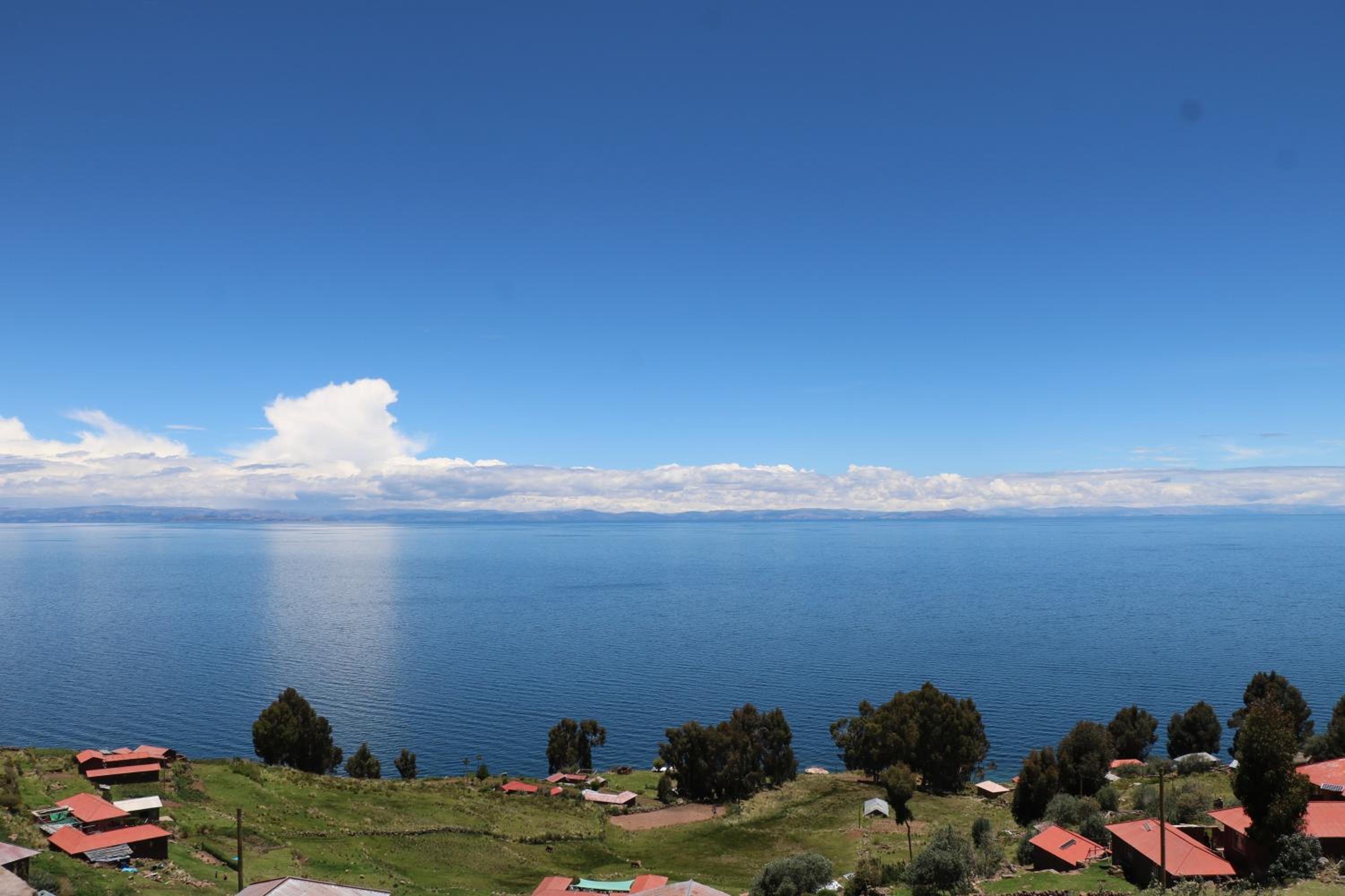 SUNRISE Taquile Lodge view 3