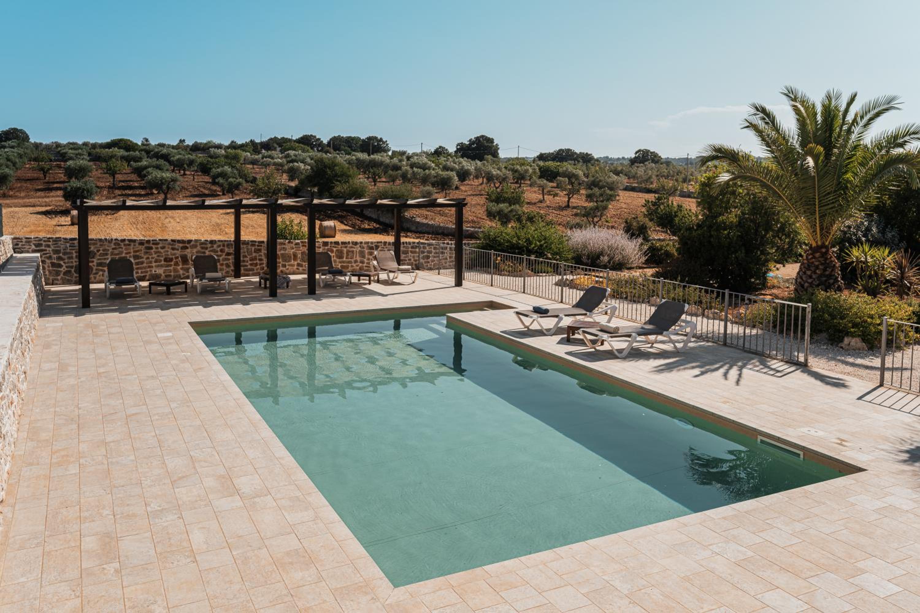 Trullo Rondini Acquarula view 5