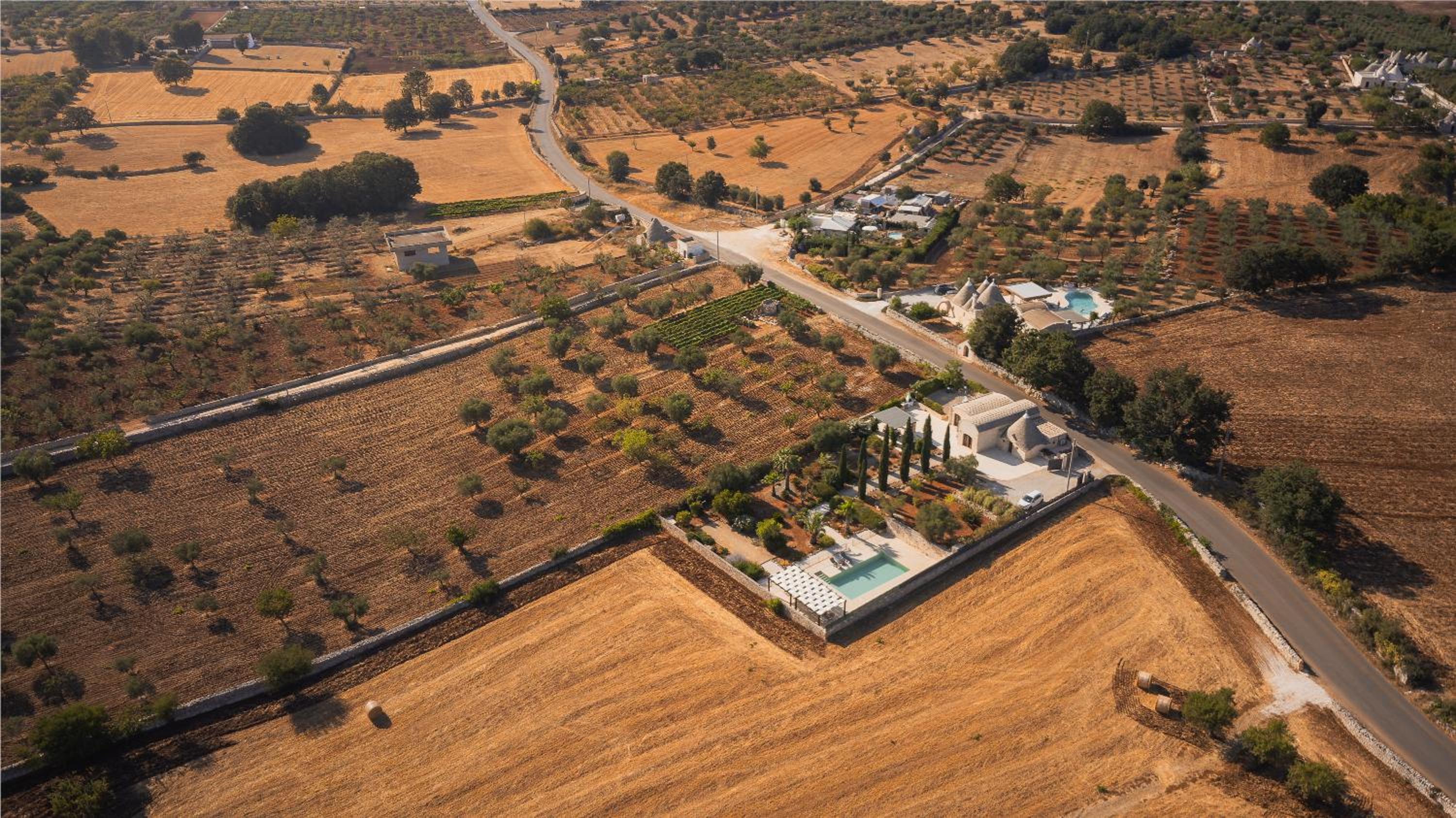 Trullo Rondini Acquarula view 3