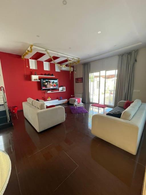 Villa Deluxe, pool, spacious garden, mountain view view 5