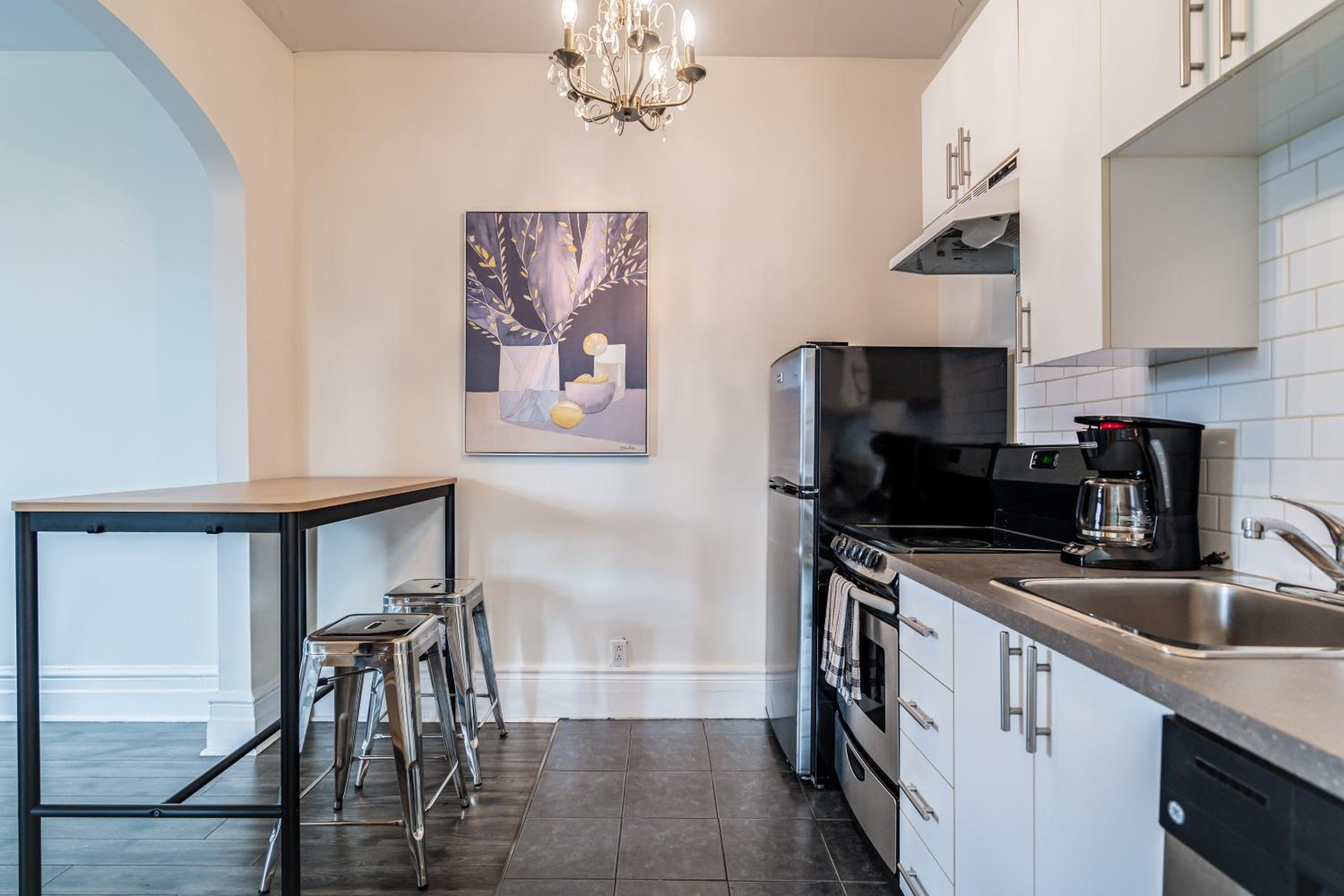 Chez Mont Royal Apartments!