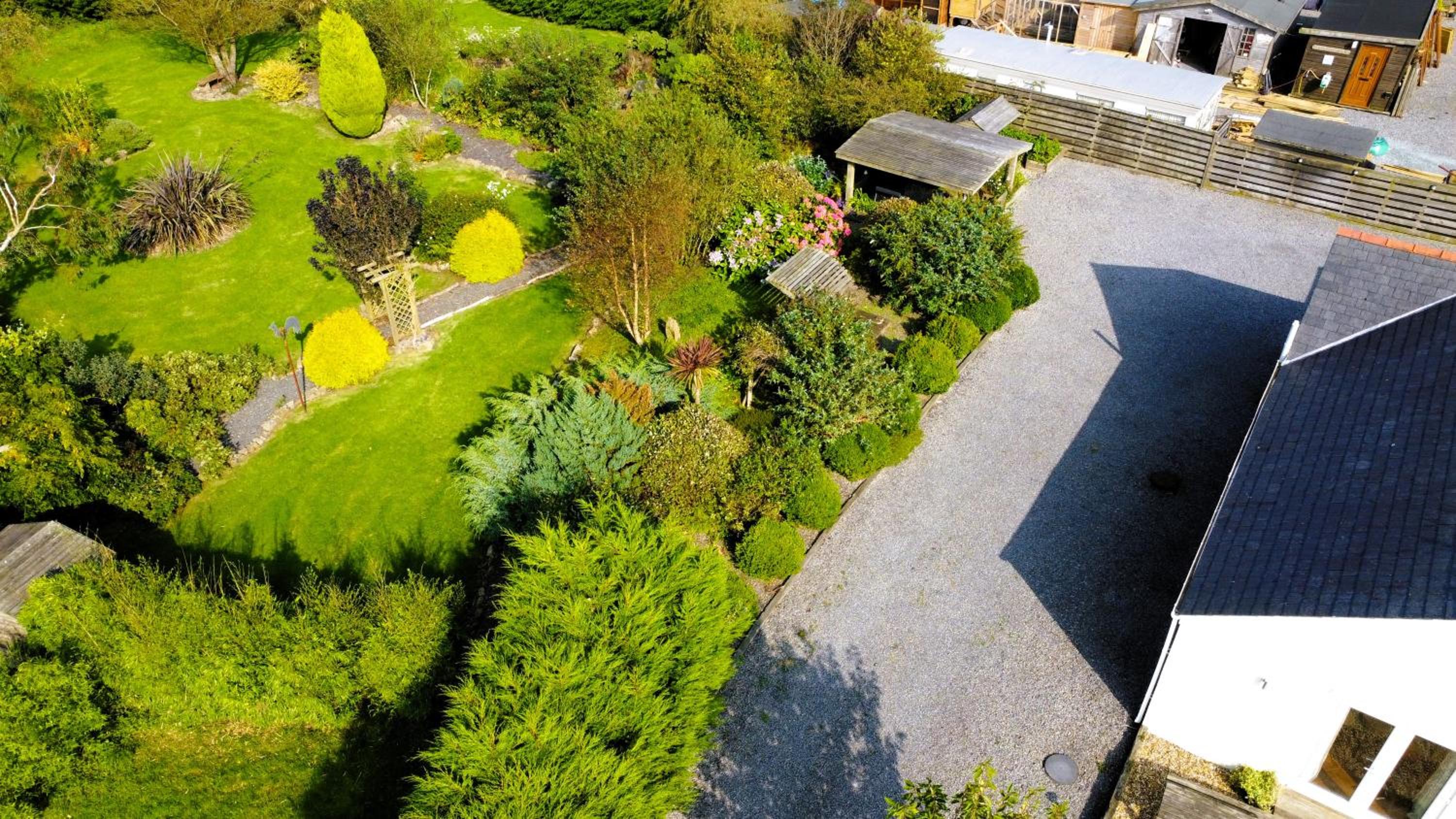 Romantic rural cottage, log burner, Smart TV early check in ,large gardens view 2