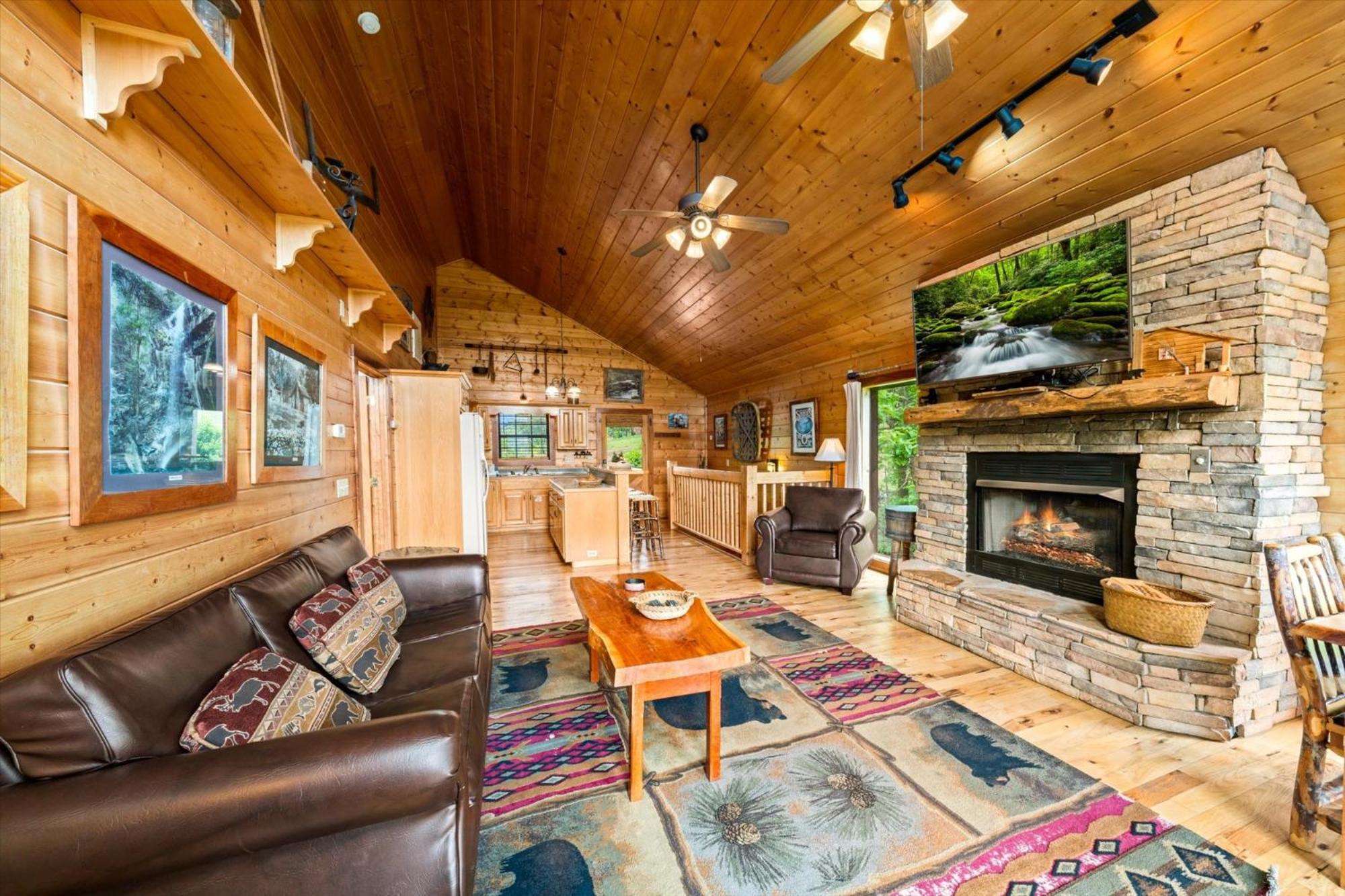 Moonlit Hideaway Spacious 2BR Retreat view 3