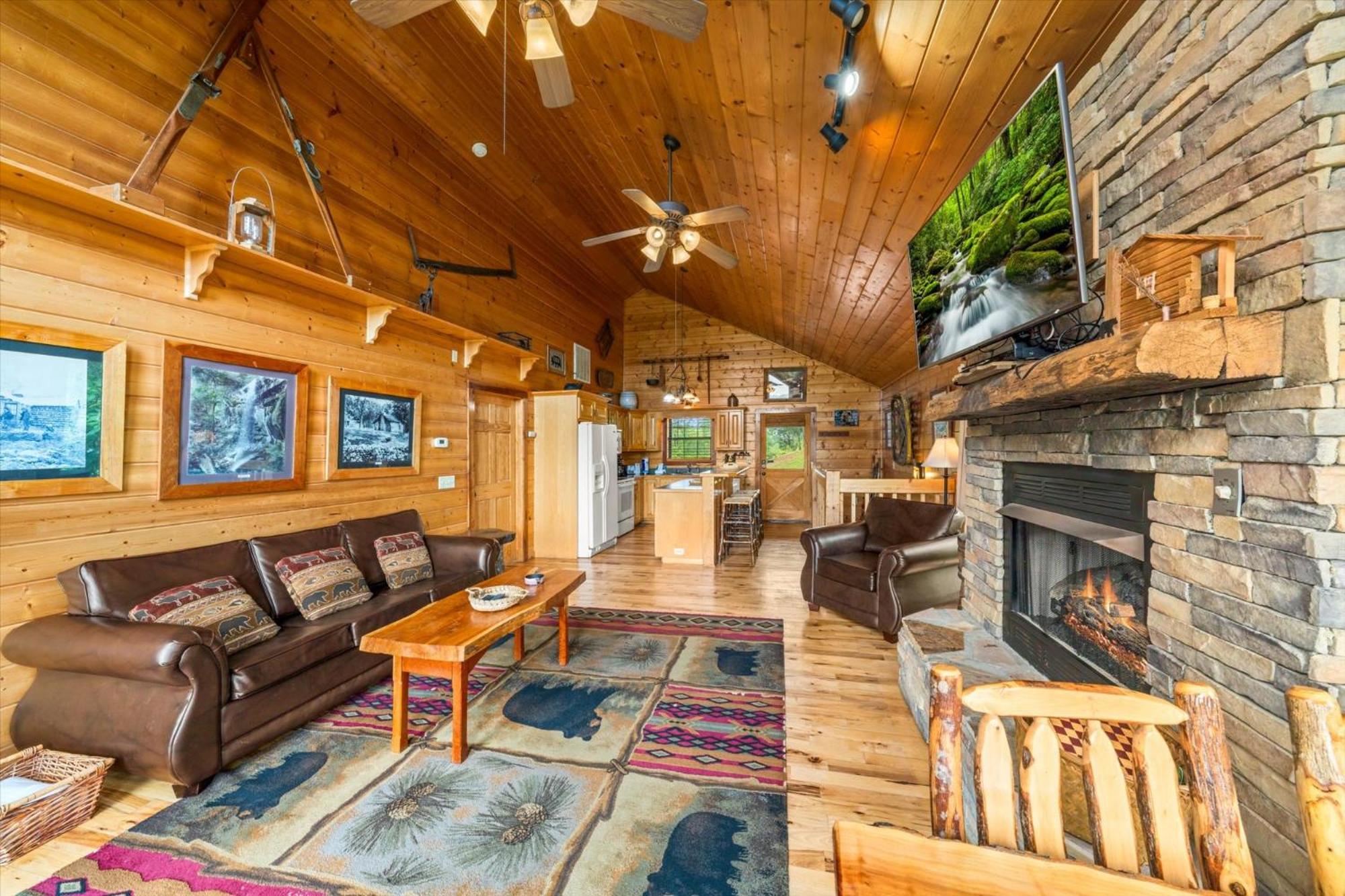 Moonlit Hideaway Spacious 2BR Retreat view 4