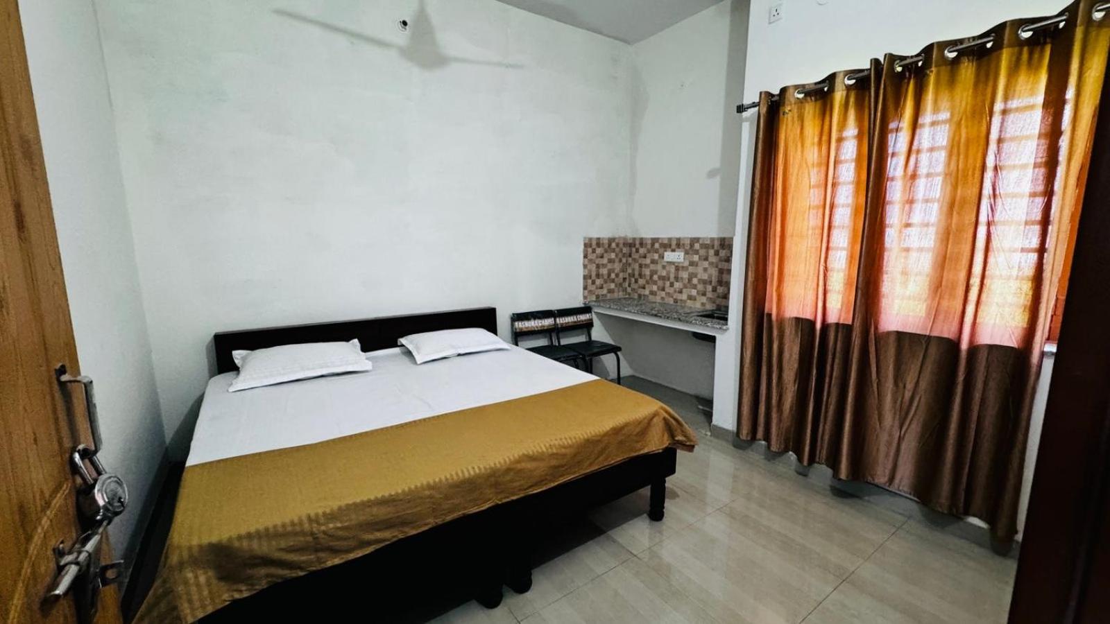 Gopinath Guest House