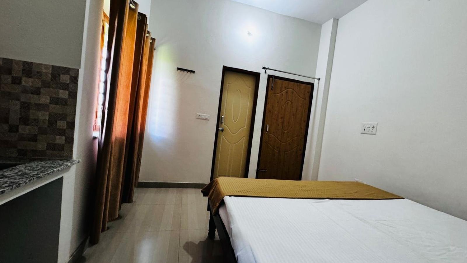 Gopinath Guest House