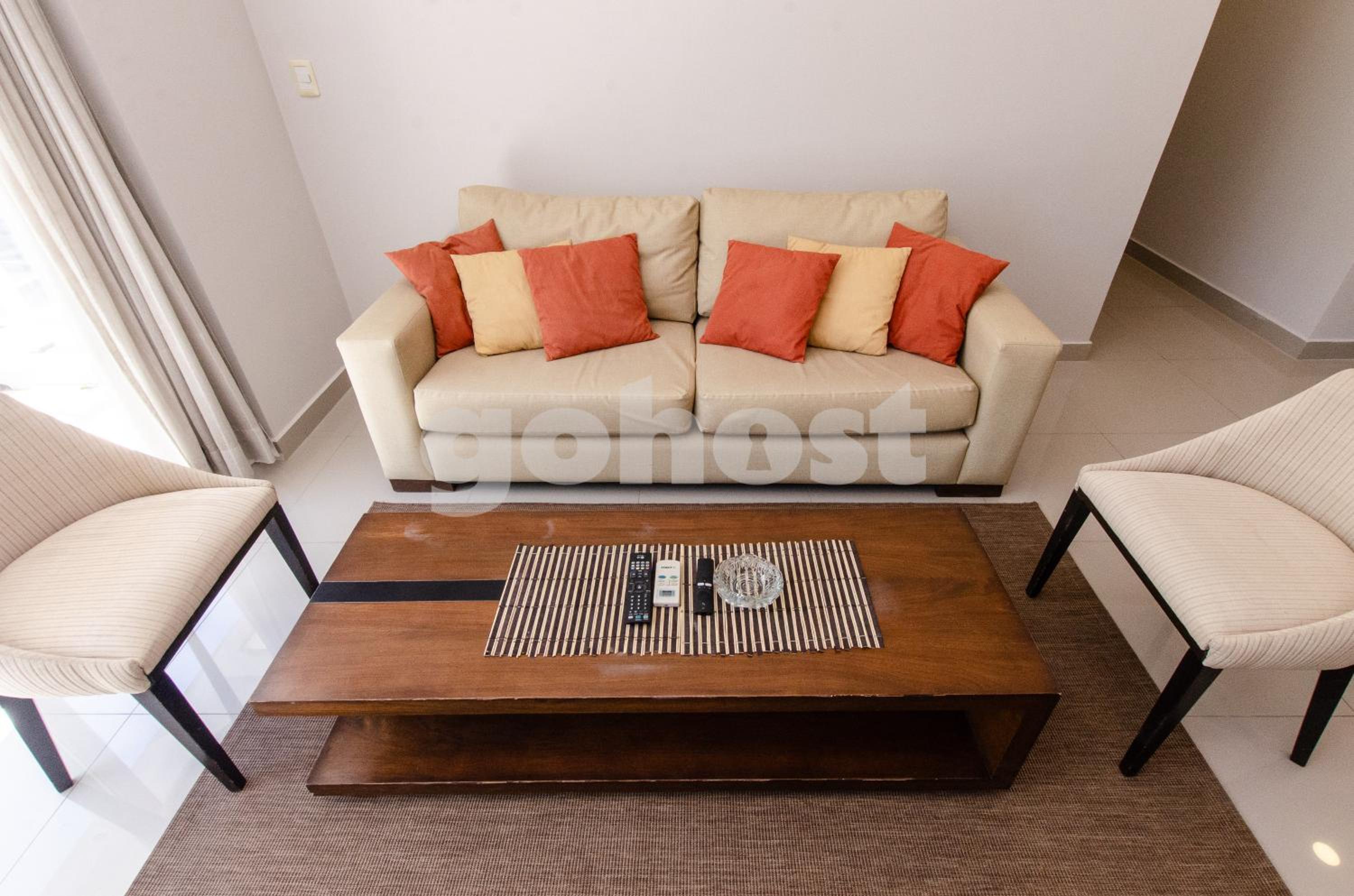 Spacious 2 bedroom apt in Villa Morra view 5