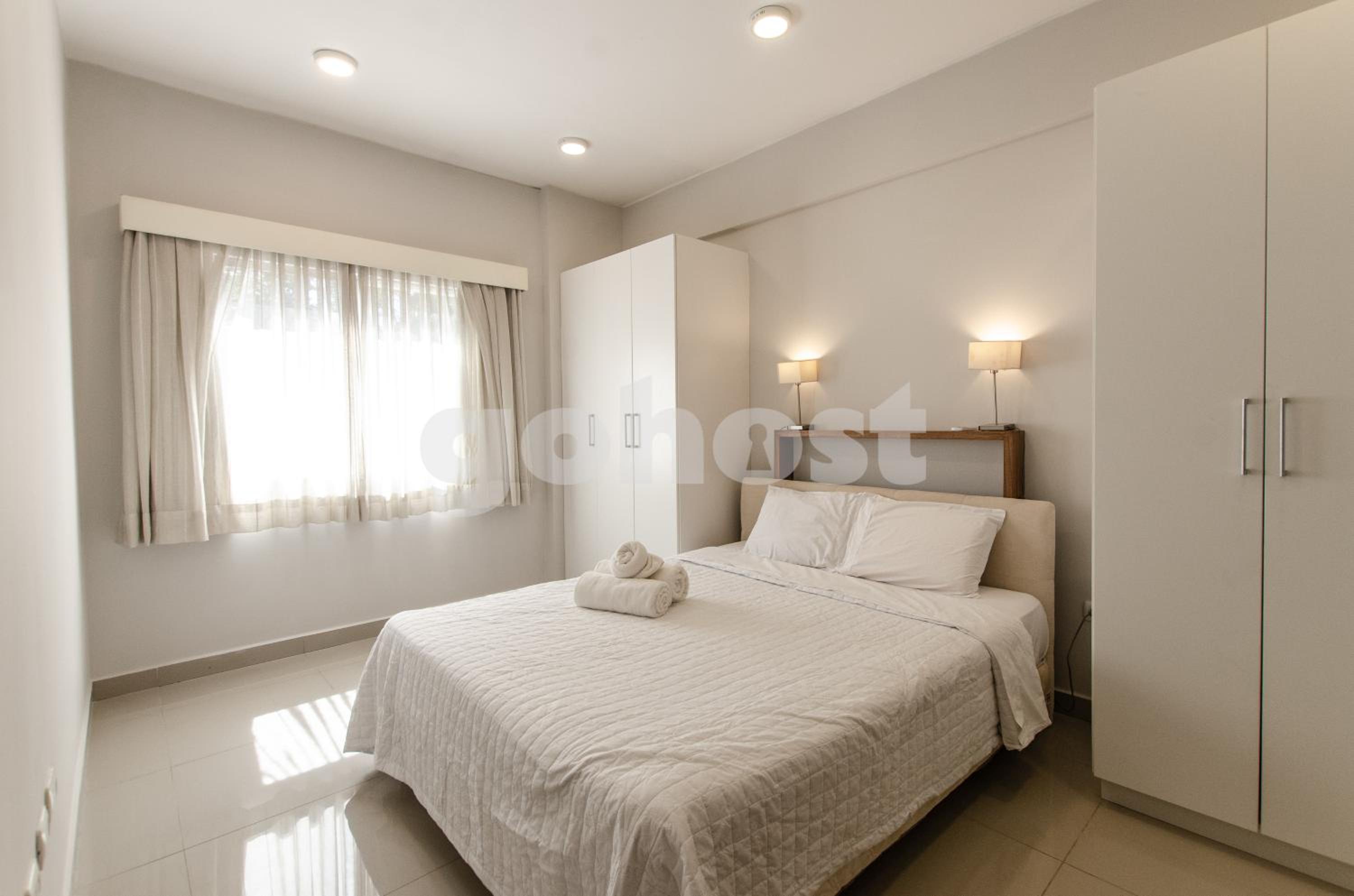Spacious 2 bedroom apt in Villa Morra view 3