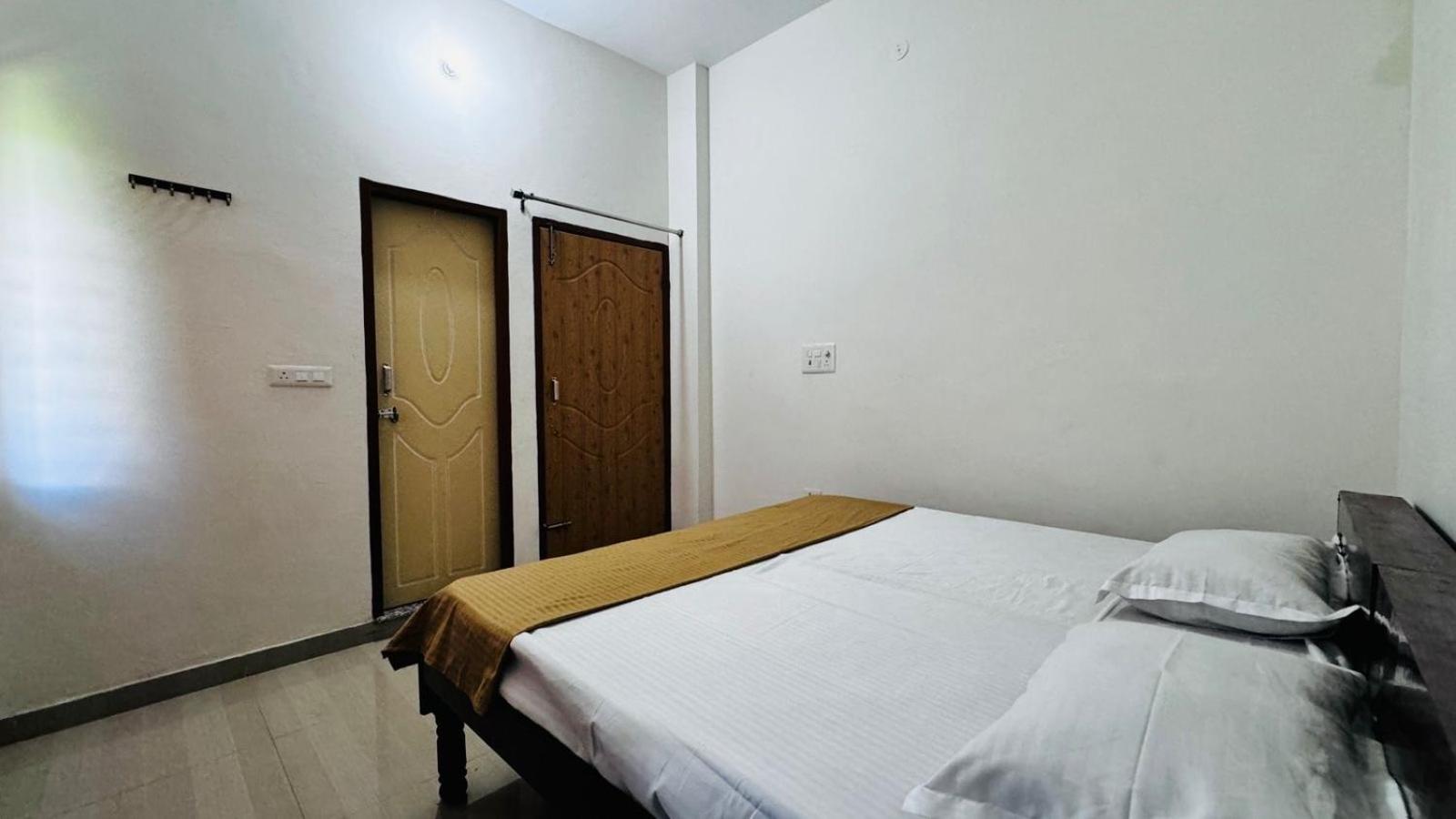 Gopinath Guest House