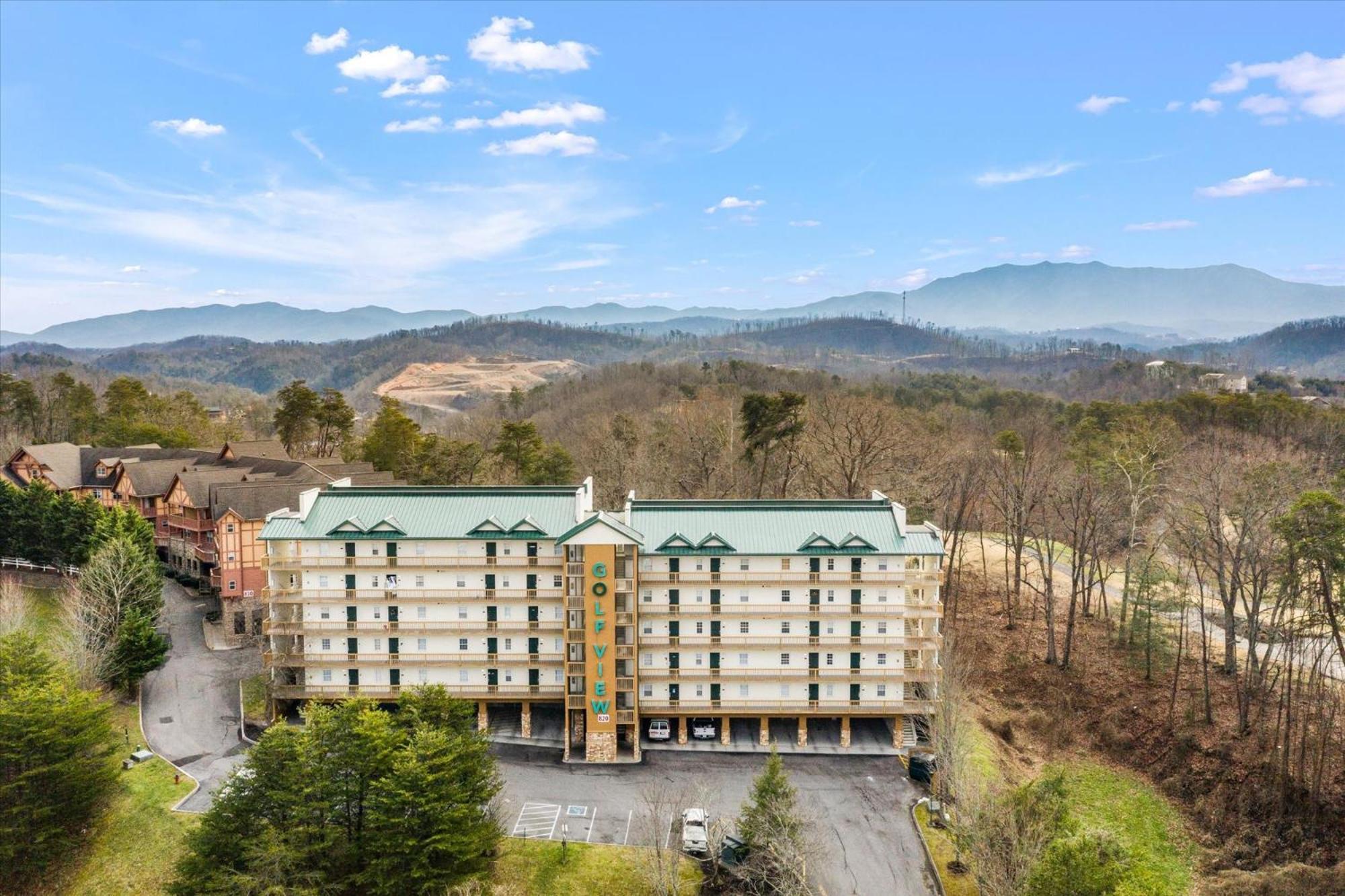 Smoky Mountain Bearadise By Colonial Properties view 3