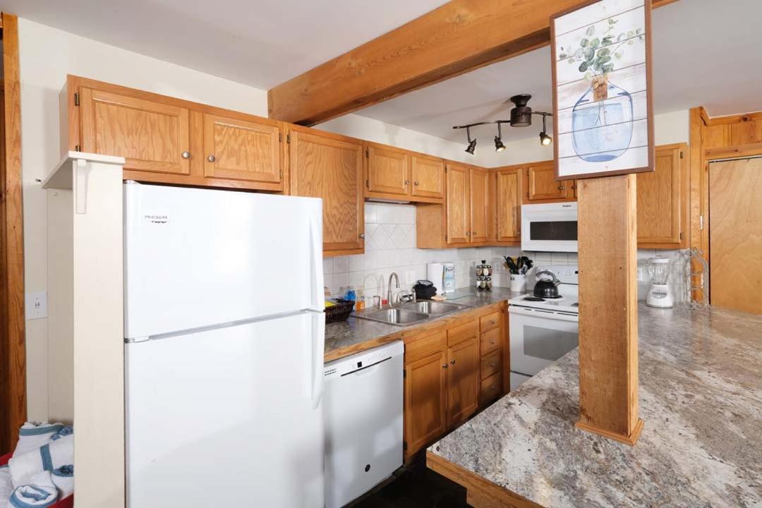 Treasured Times 5BR Gatlinburg Cabin view 3