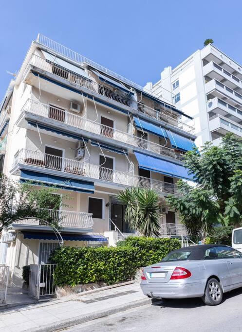 Renovated fully equipped 2 Bedroom cozy Apartment near the sea photo 4