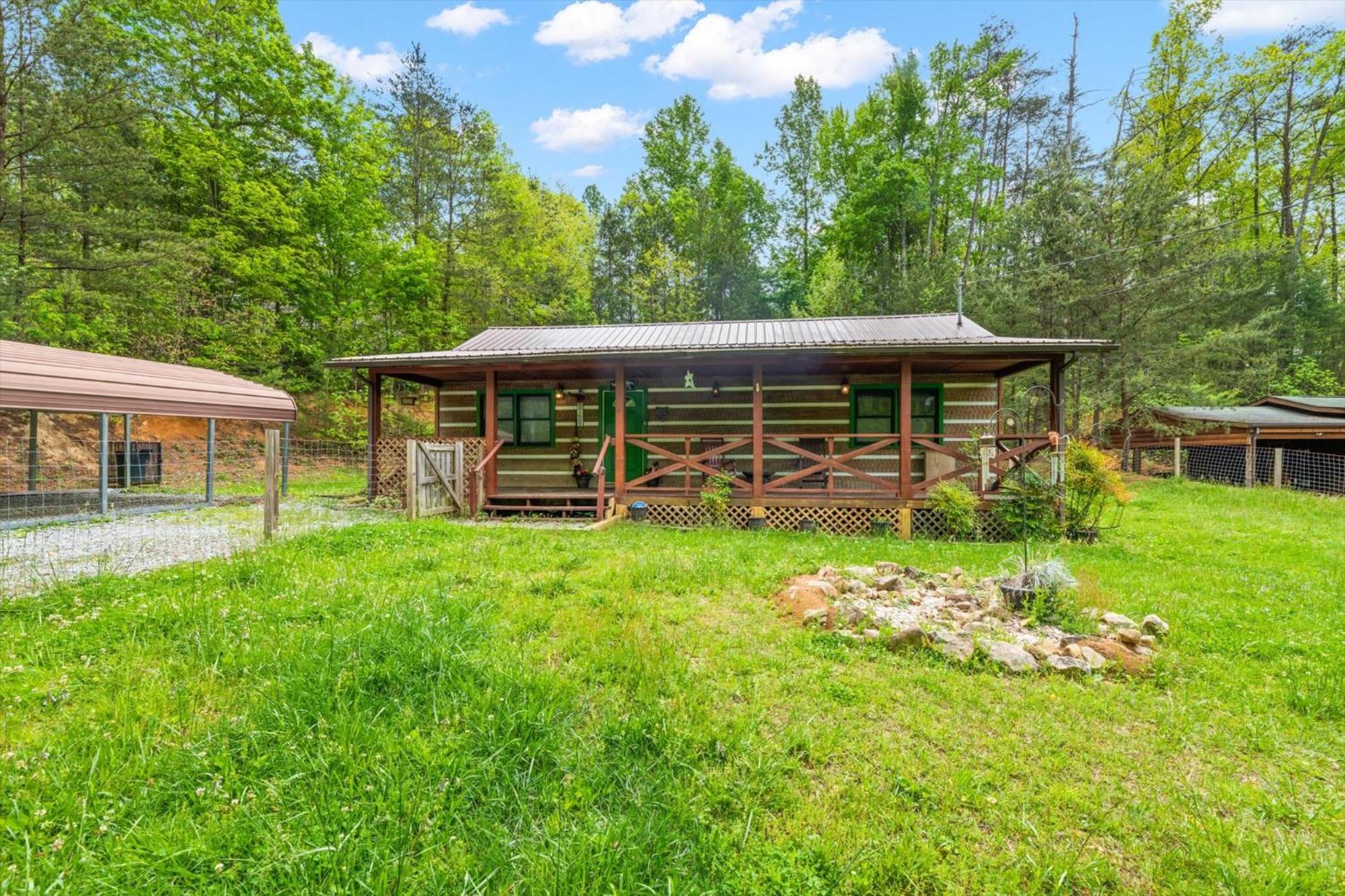 Lazy Bear Charming 2BR Log Cabin view 3