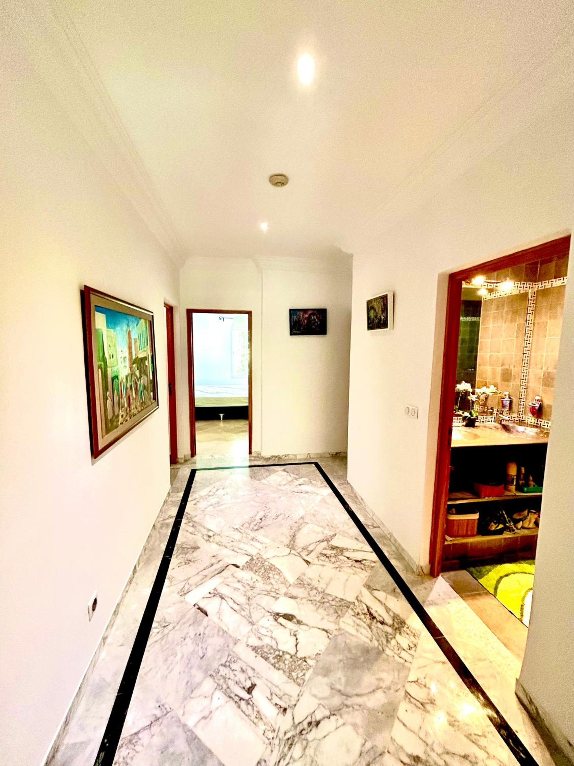Elegant town house in la marsa plage view 4