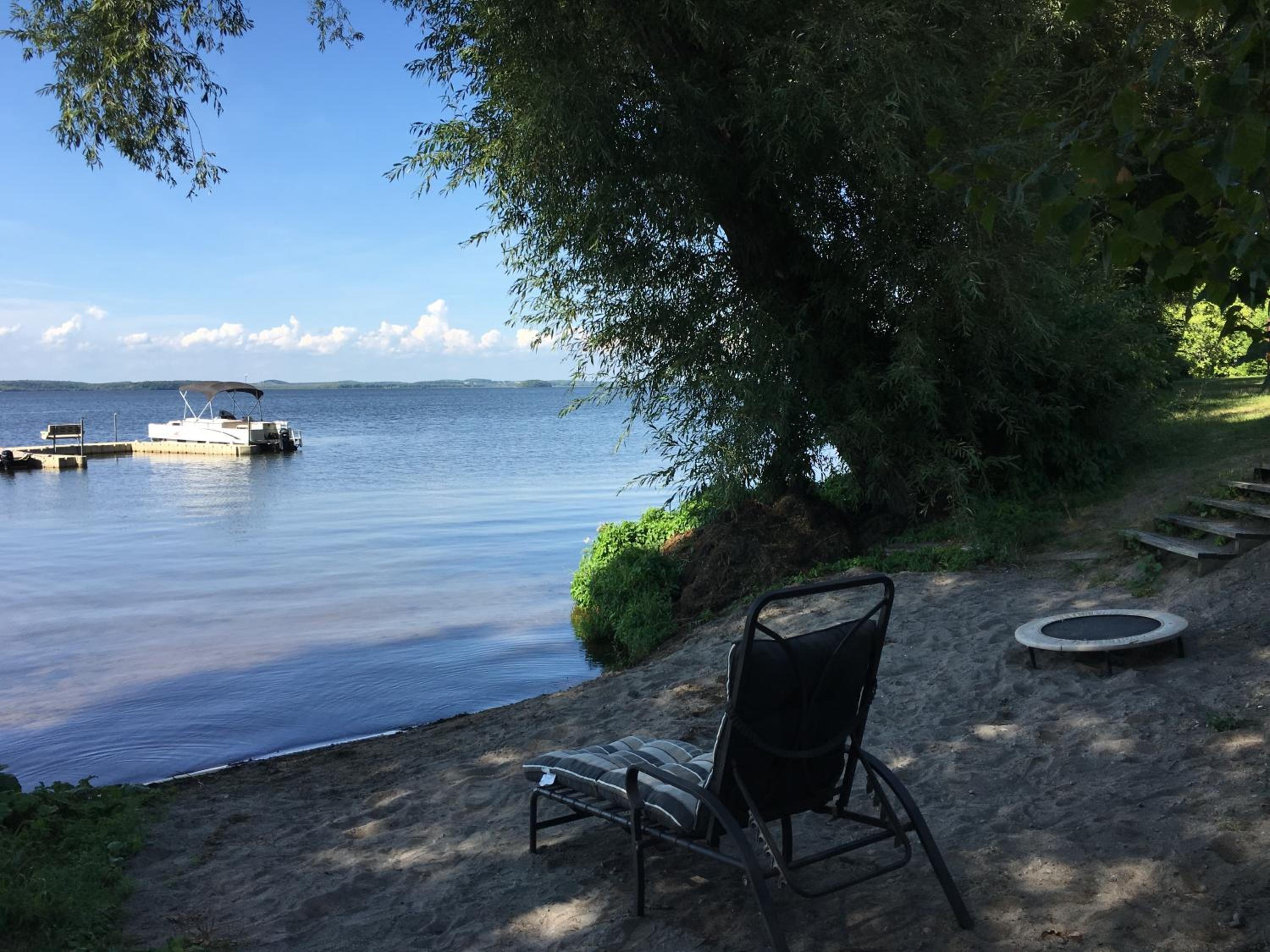 Sandy Shore Cottages Luxury Resort on Rice Lake