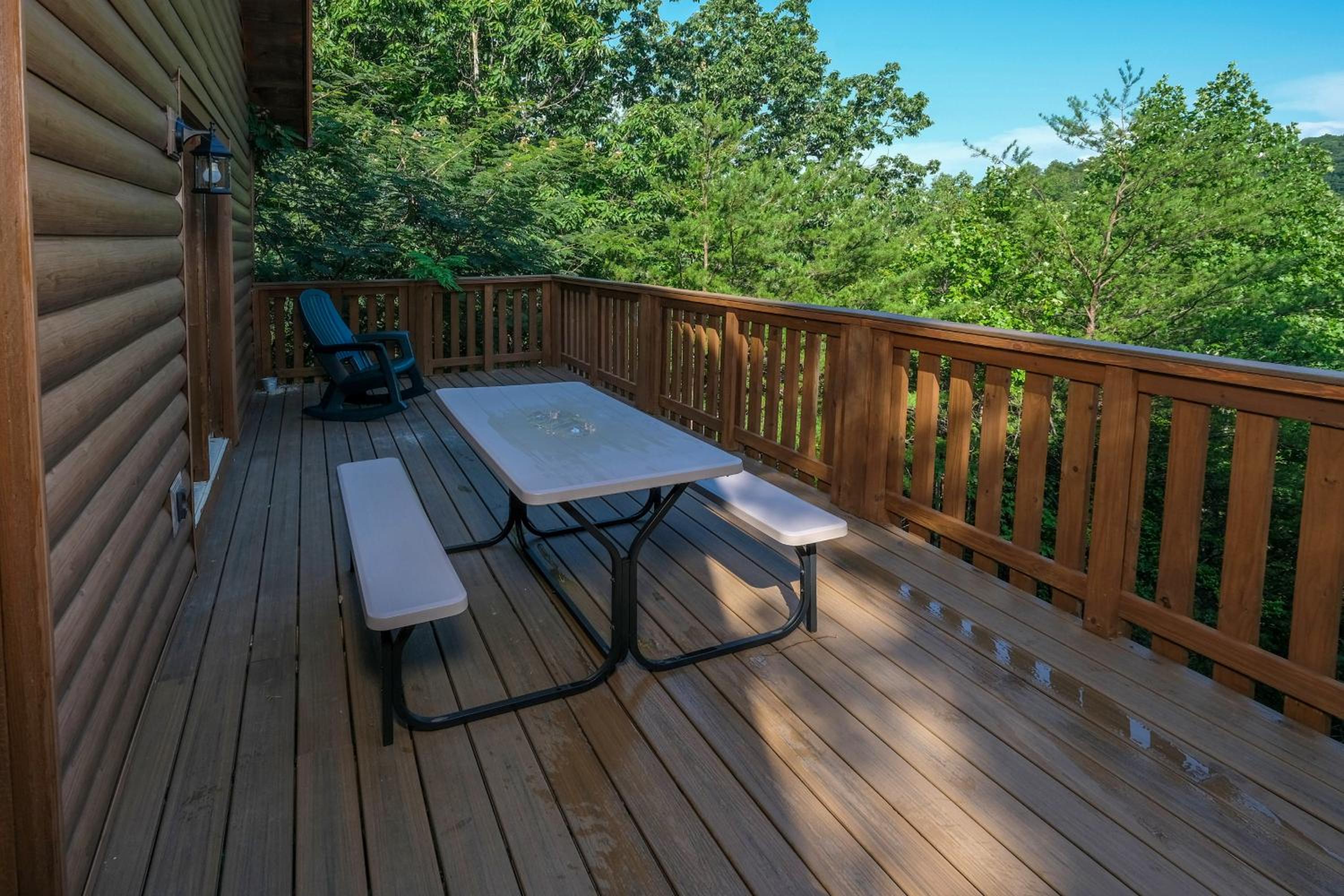 A Mountain Hideaway By Colonial Properties view 4