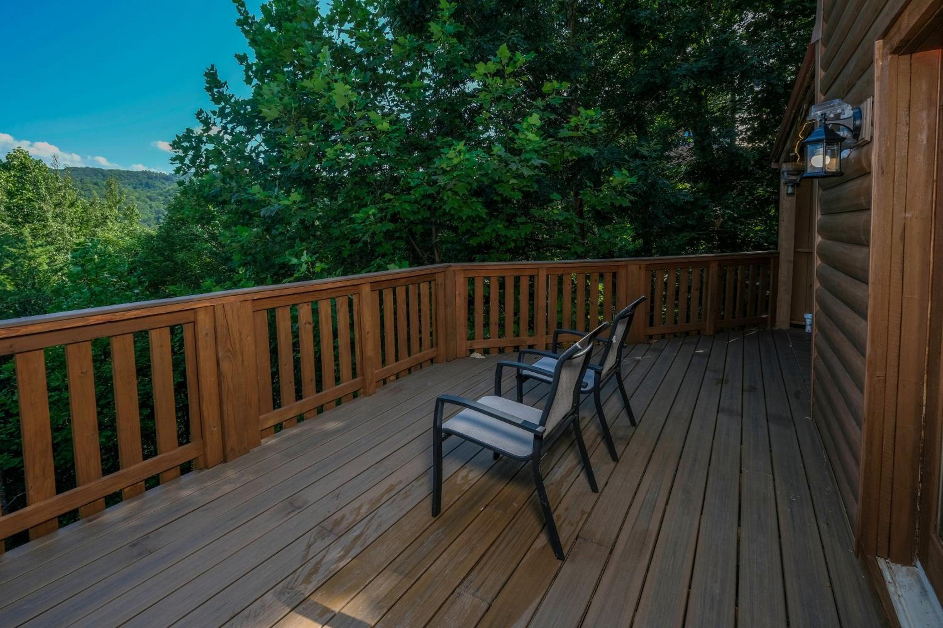 A Mountain Hideaway By Colonial Properties view 5